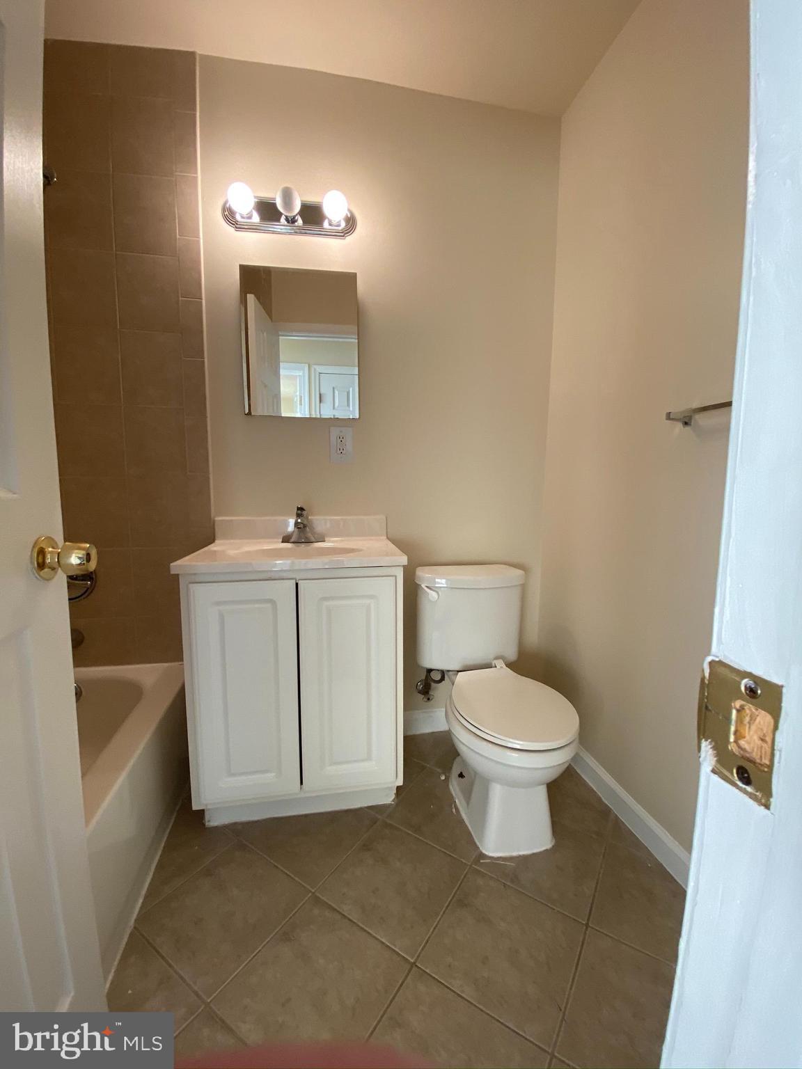 MARKHAM VIEW CONDOMINIUMS - Residential Lease