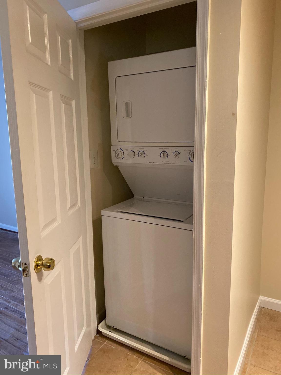 MARKHAM VIEW CONDOMINIUMS - Residential Lease