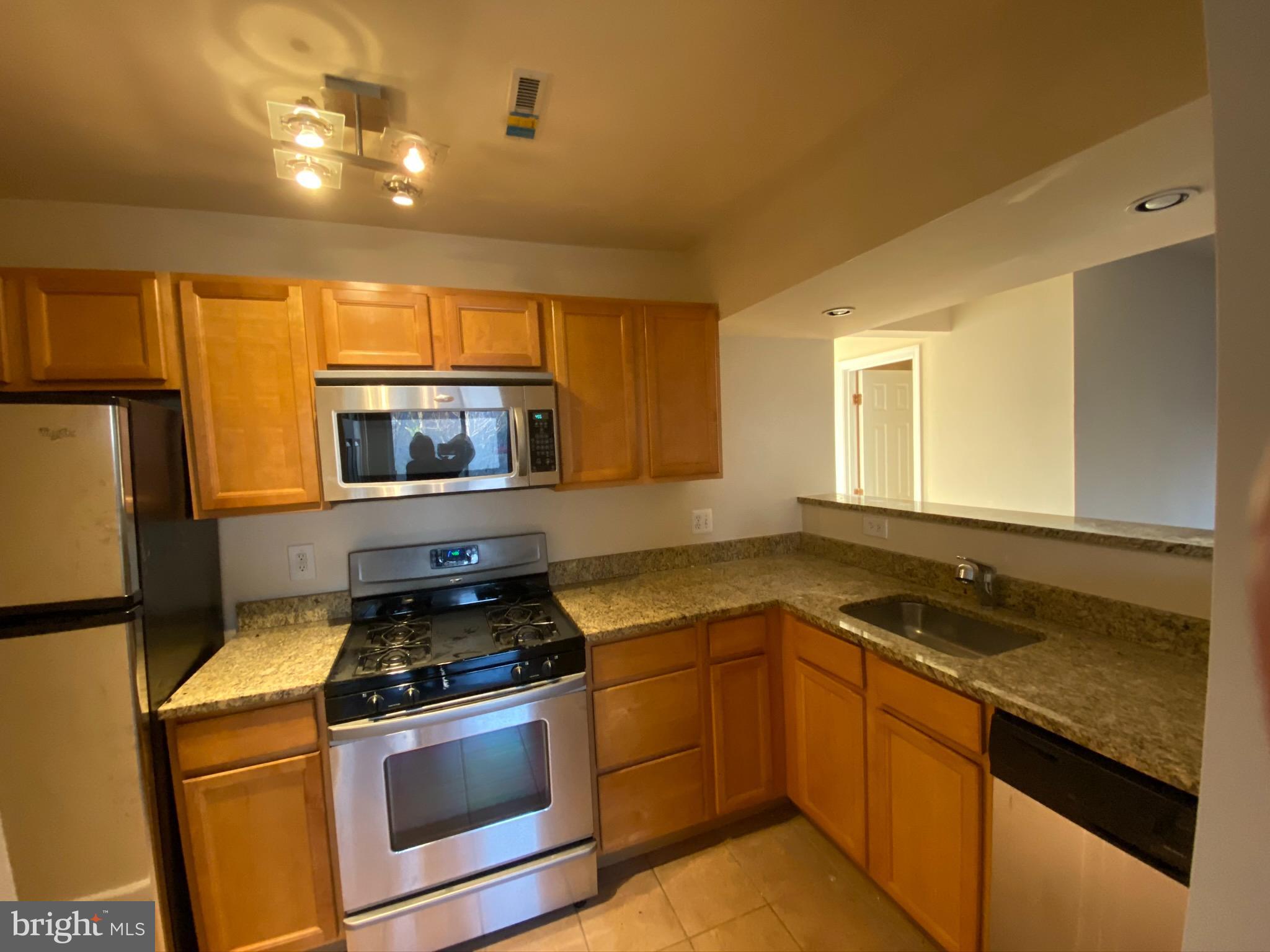 MARKHAM VIEW CONDOMINIUMS - Residential Lease