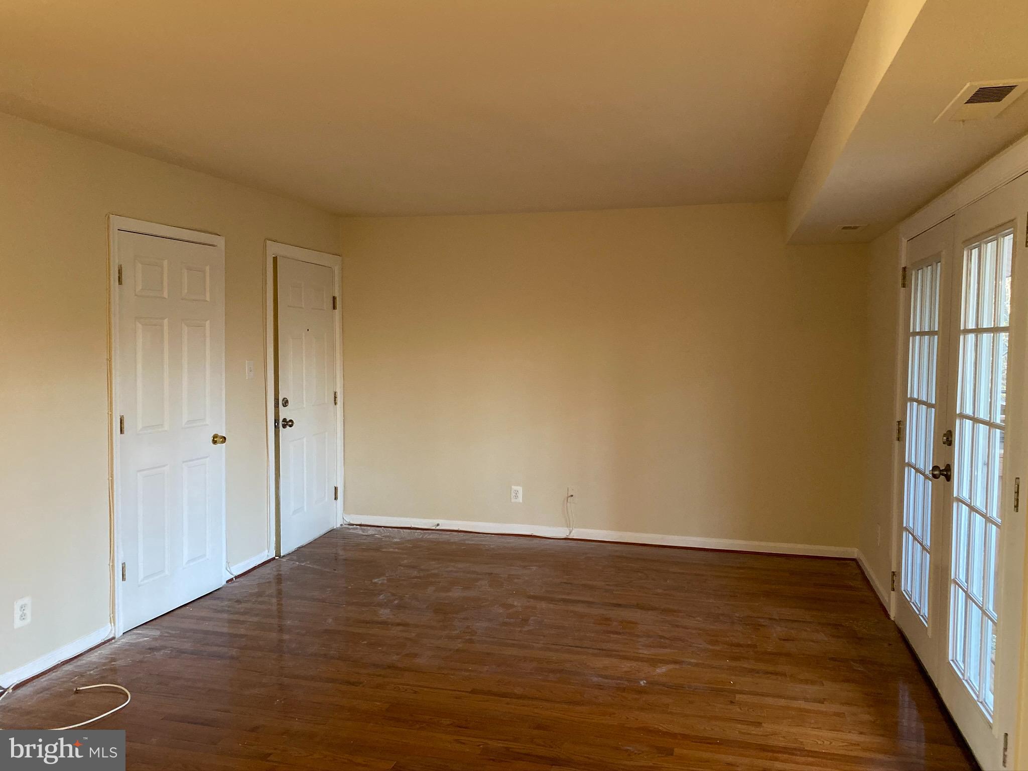 MARKHAM VIEW CONDOMINIUMS - Residential Lease