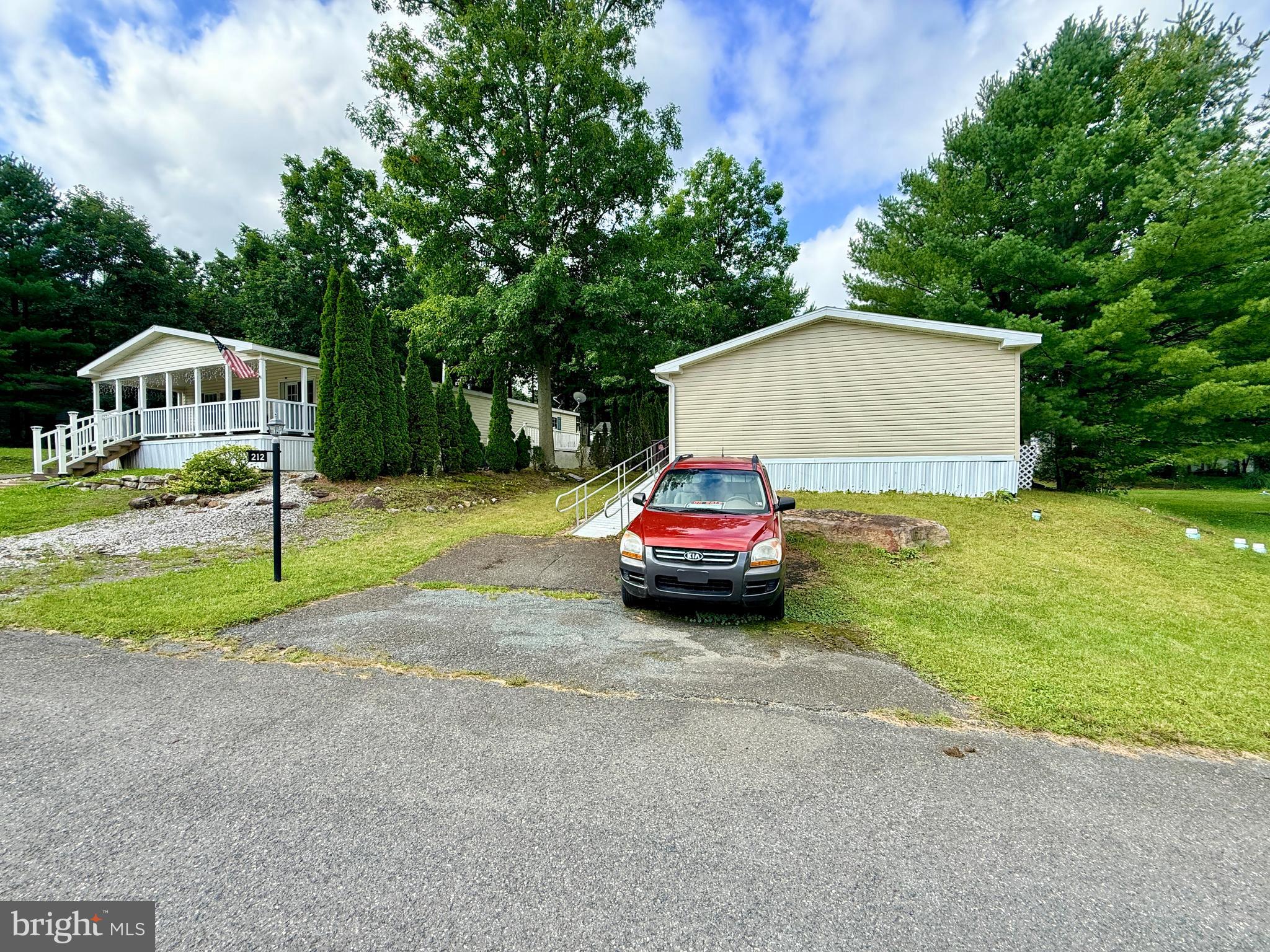 212 HOPE DRIVE