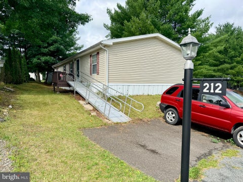Mobile Home For Sale - 212 Hope Drive<br/> NEW RINGGOLD, PA 17960