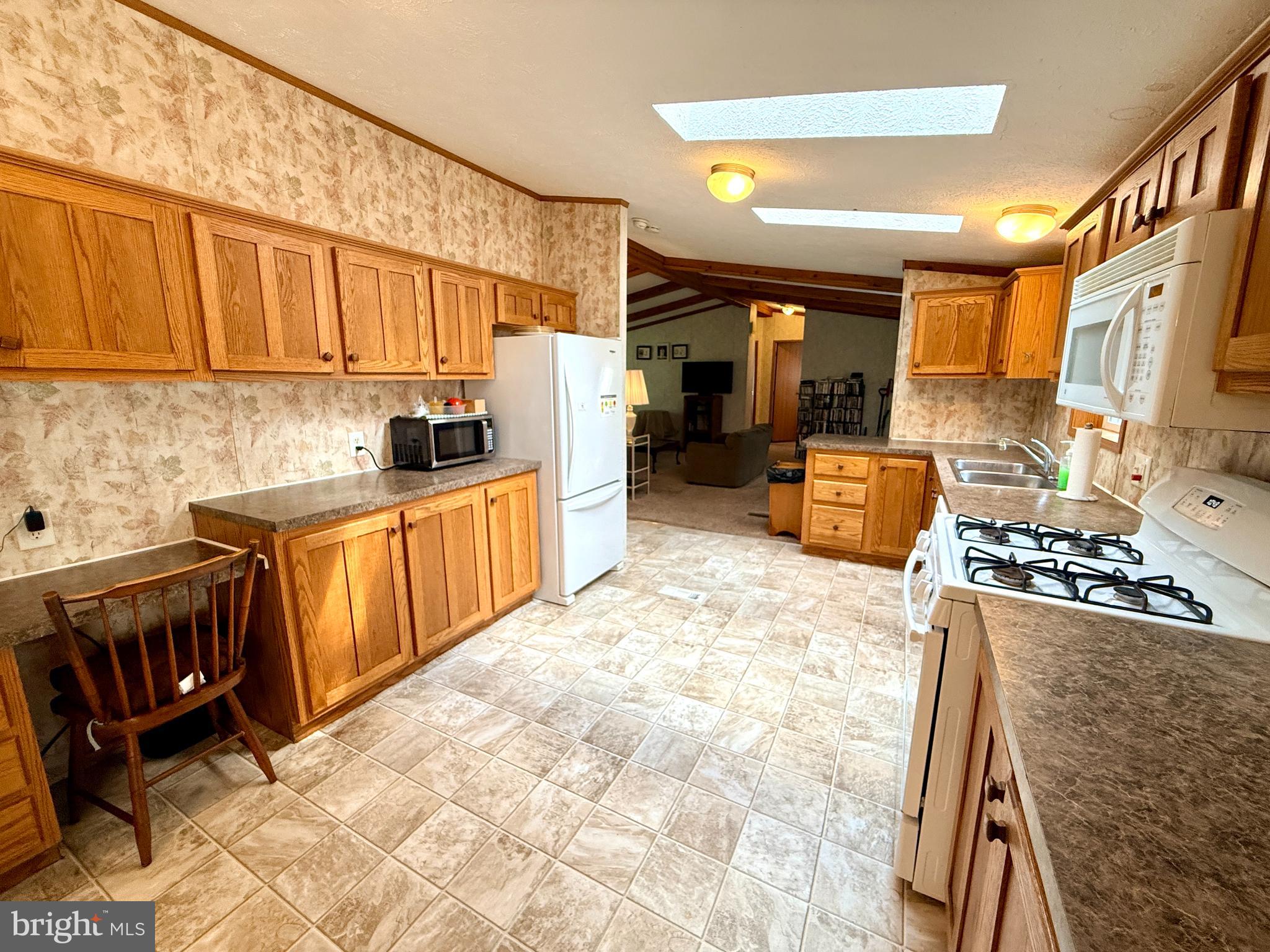 212 HOPE DRIVE