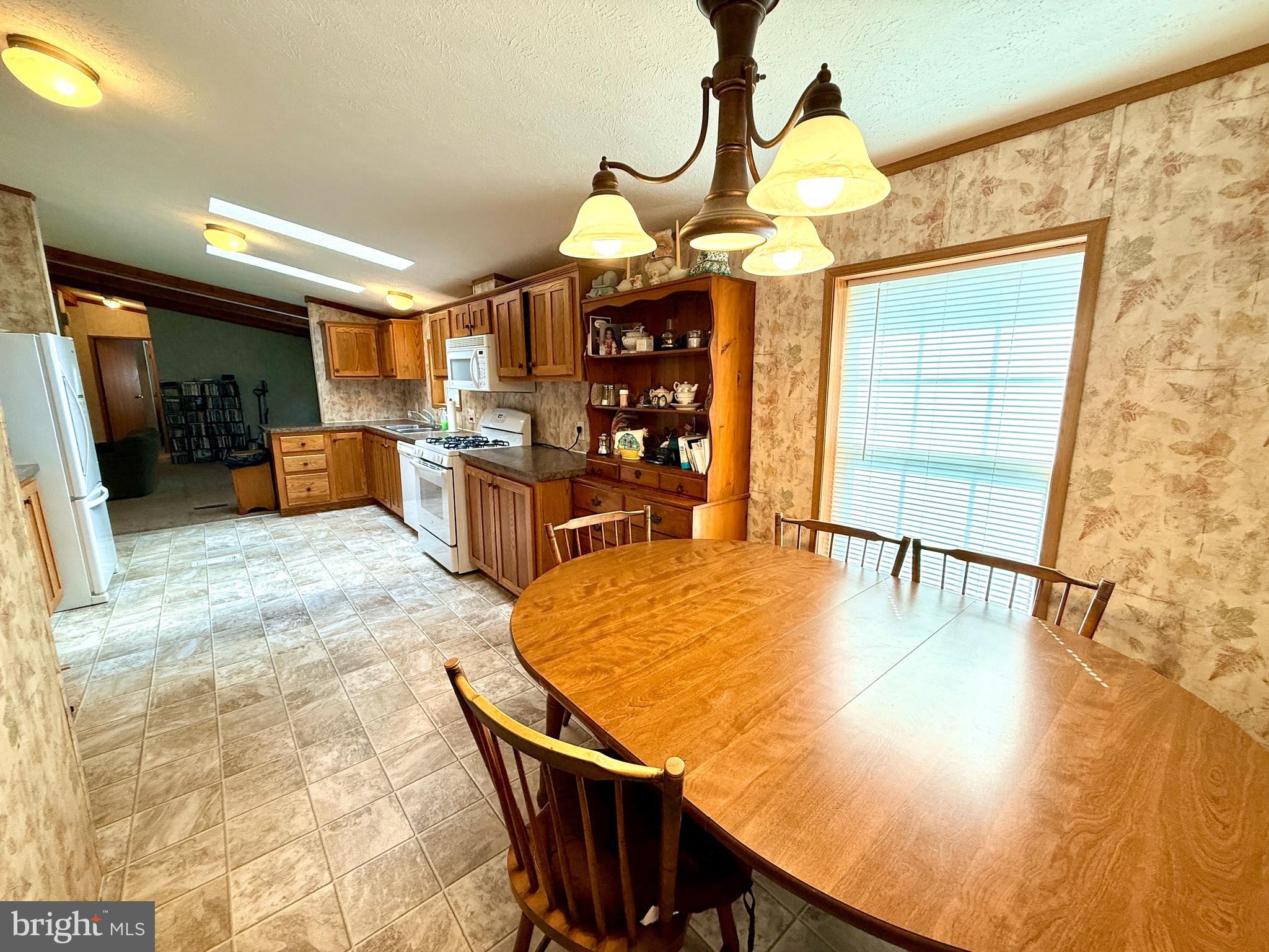 212 HOPE DRIVE