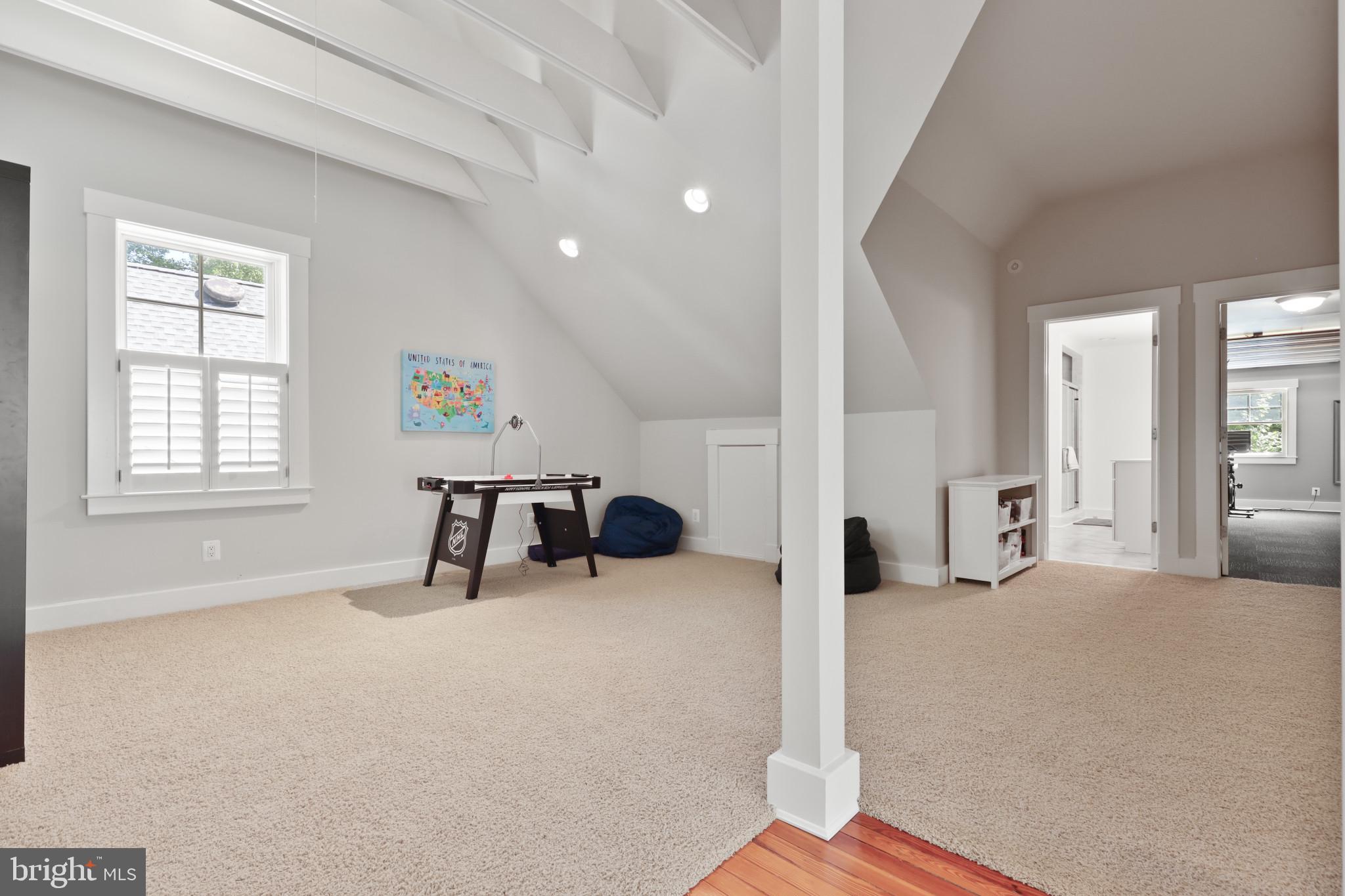 MURRAY HILL - Residential