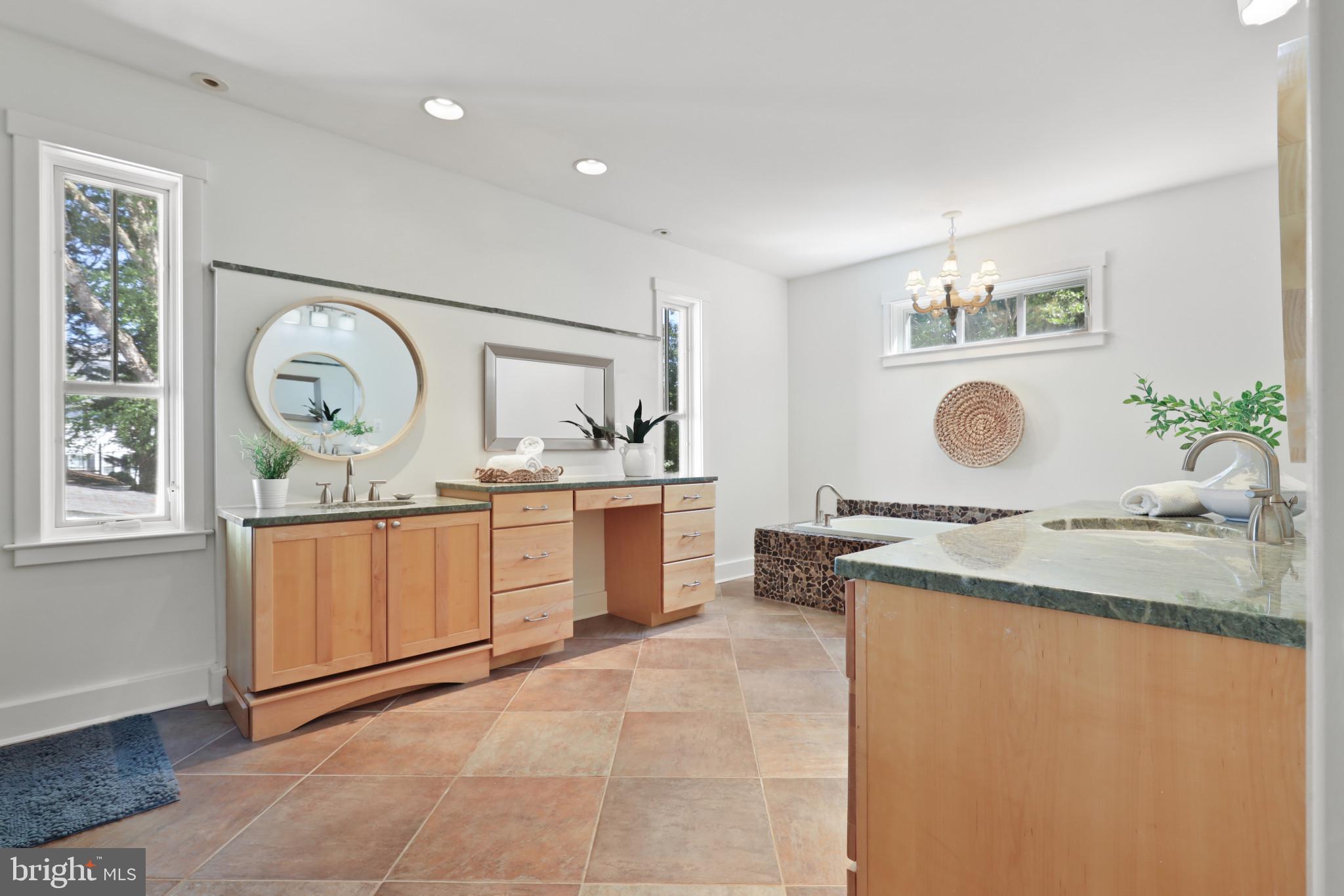 MURRAY HILL - Residential