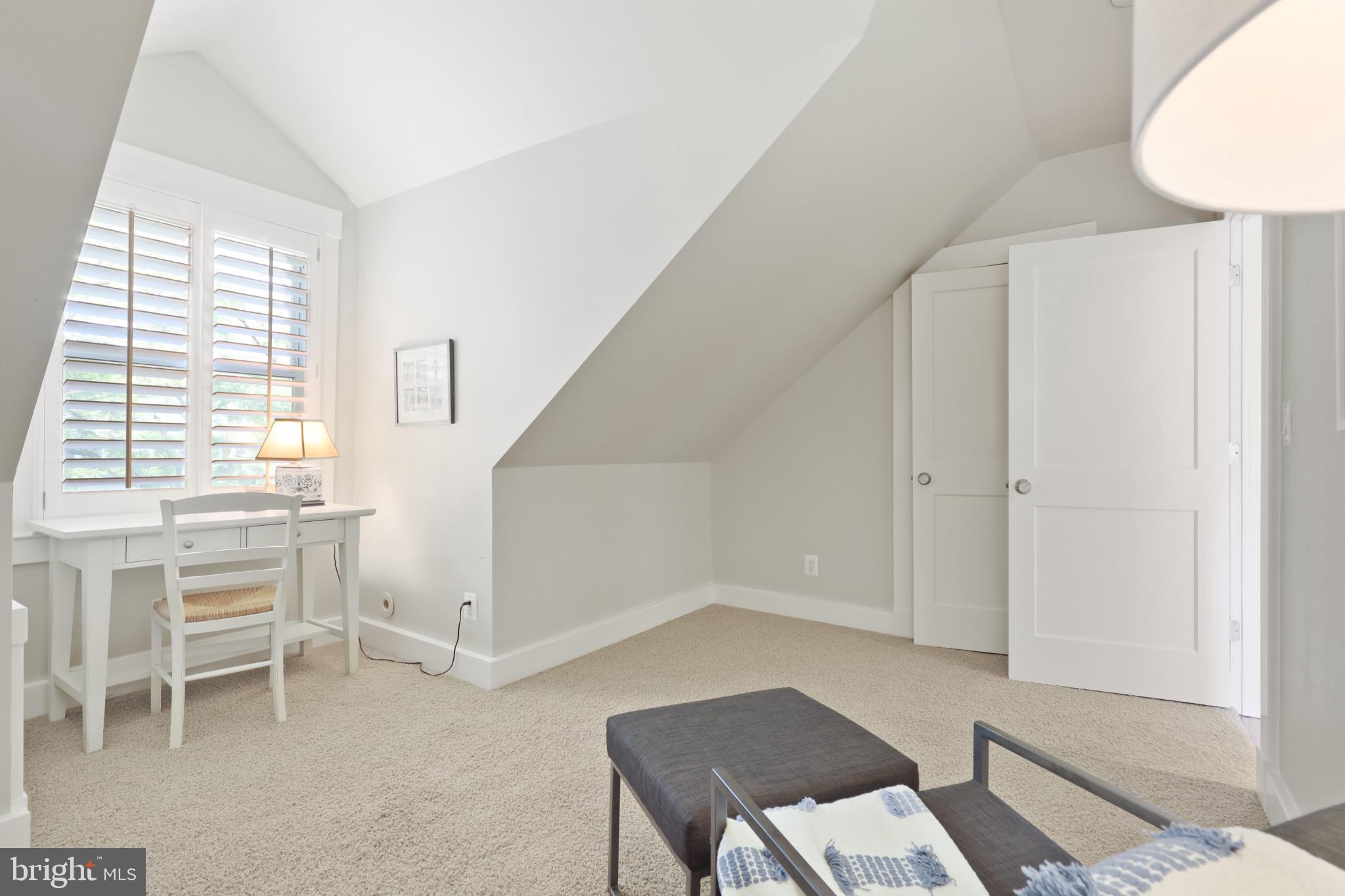 MURRAY HILL - Residential