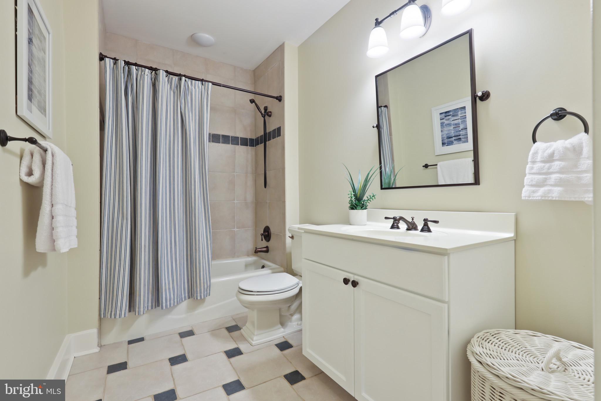 MURRAY HILL - Residential