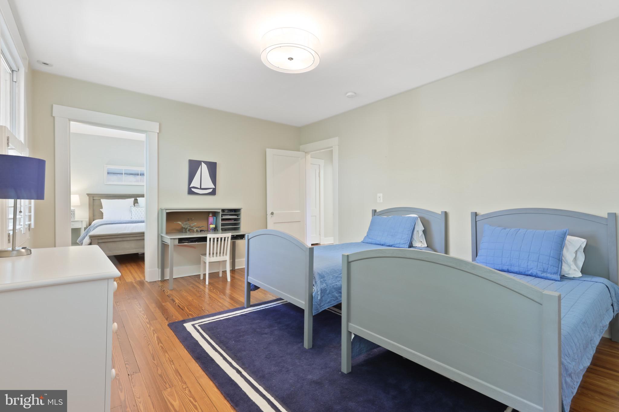 MURRAY HILL - Residential