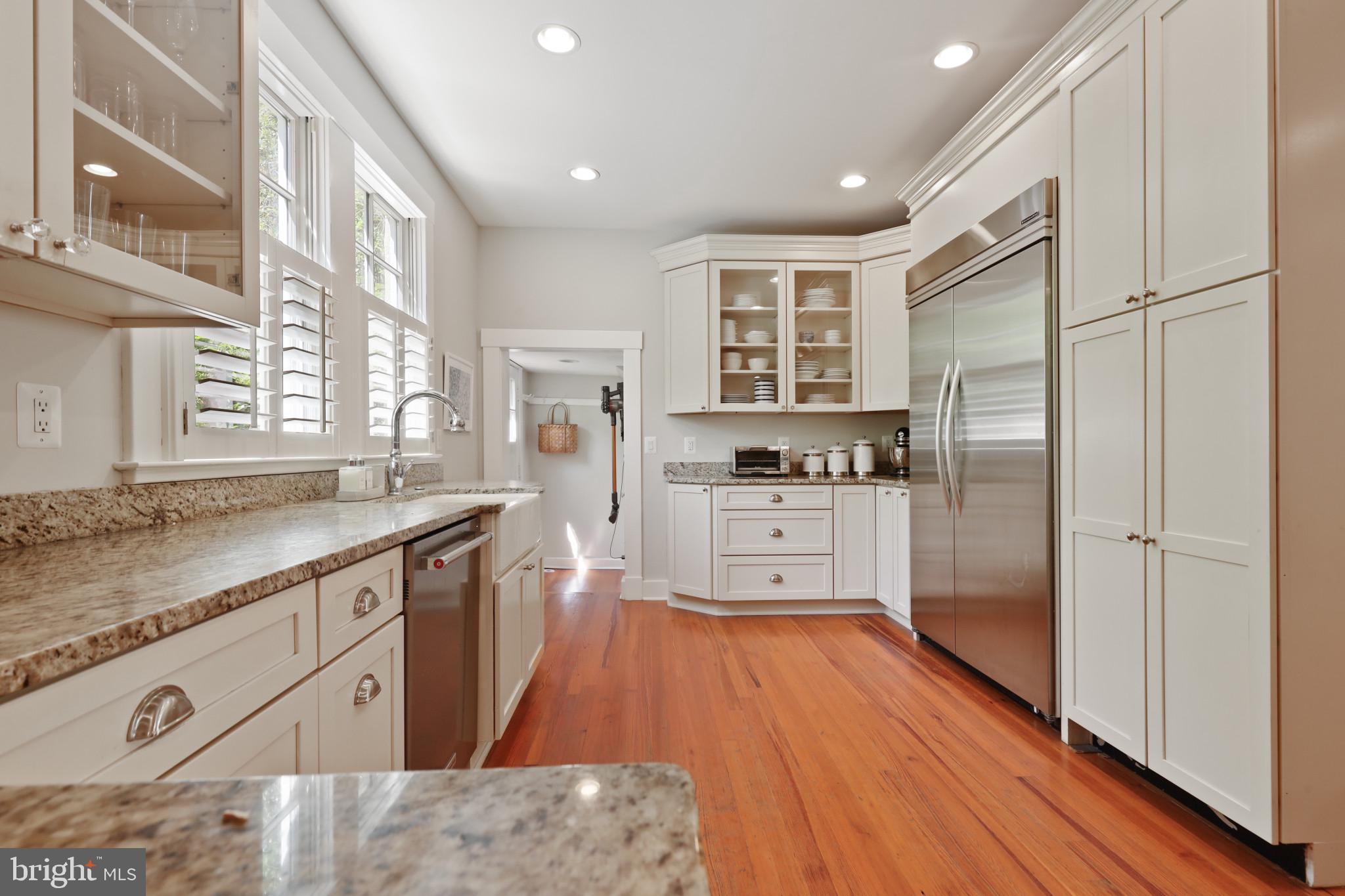 MURRAY HILL - Residential