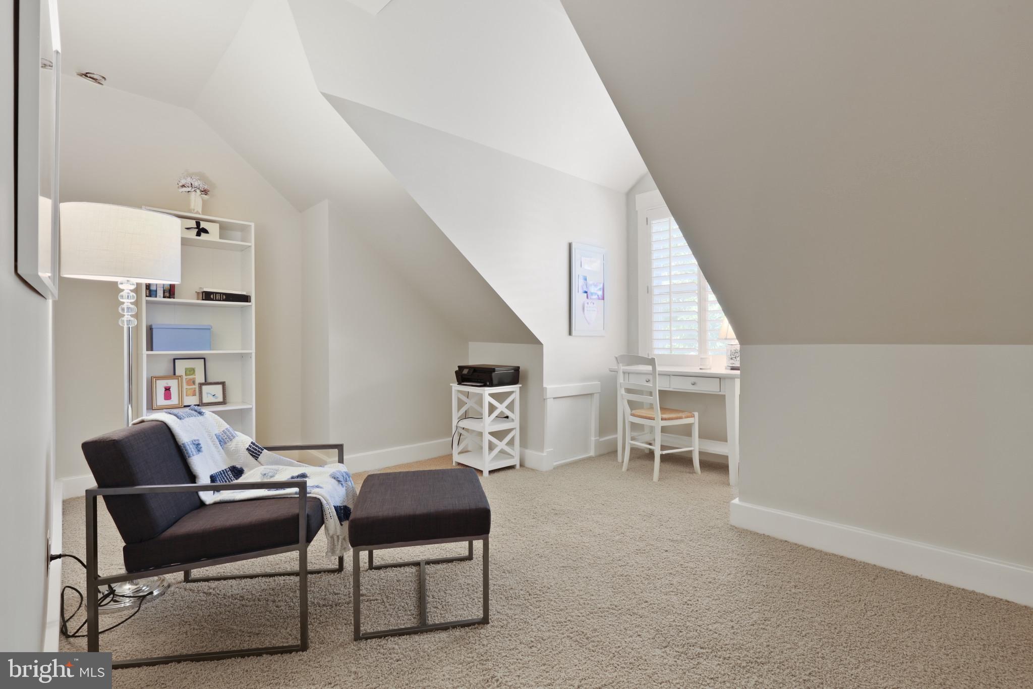 MURRAY HILL - Residential