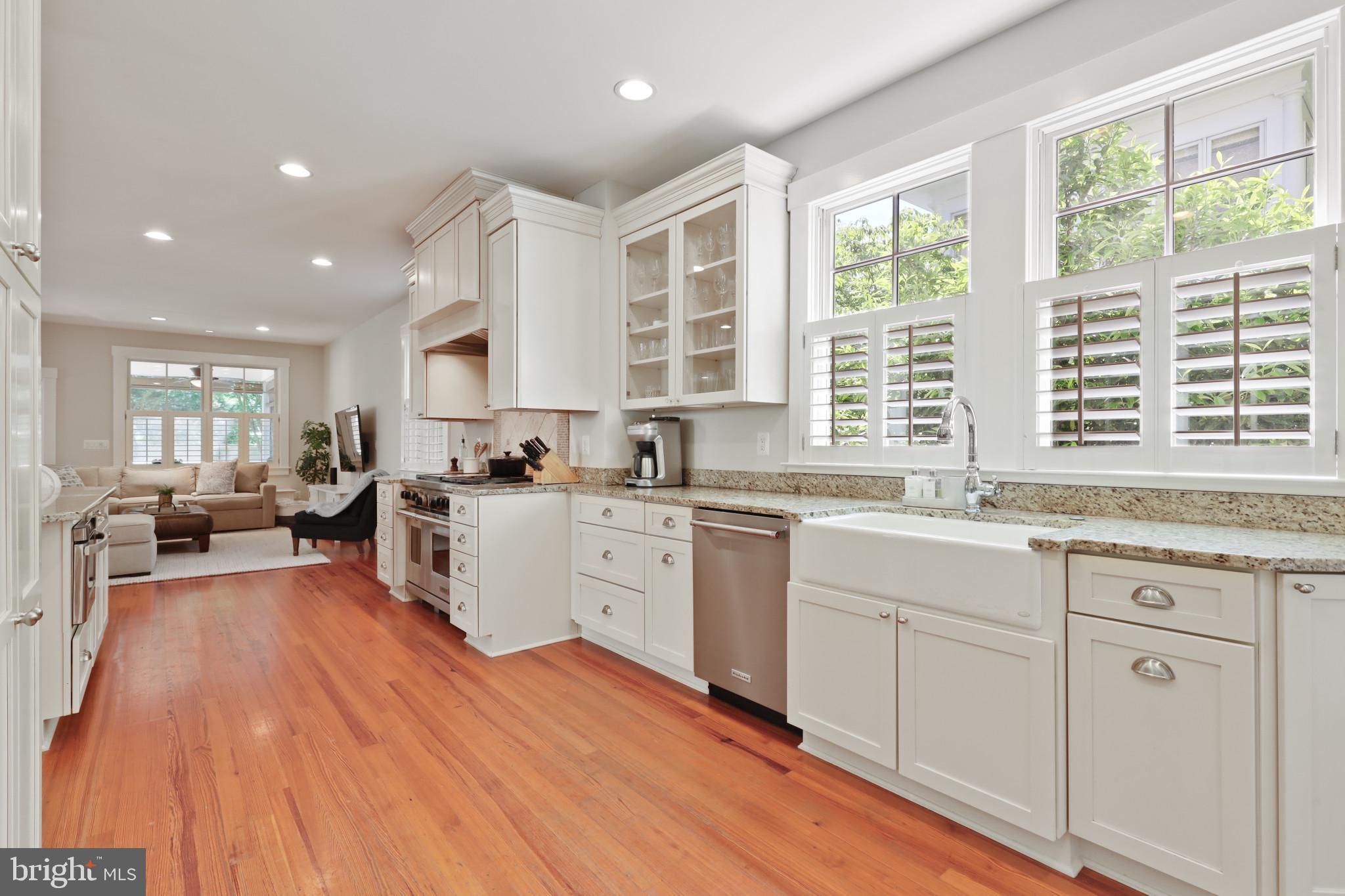 MURRAY HILL - Residential