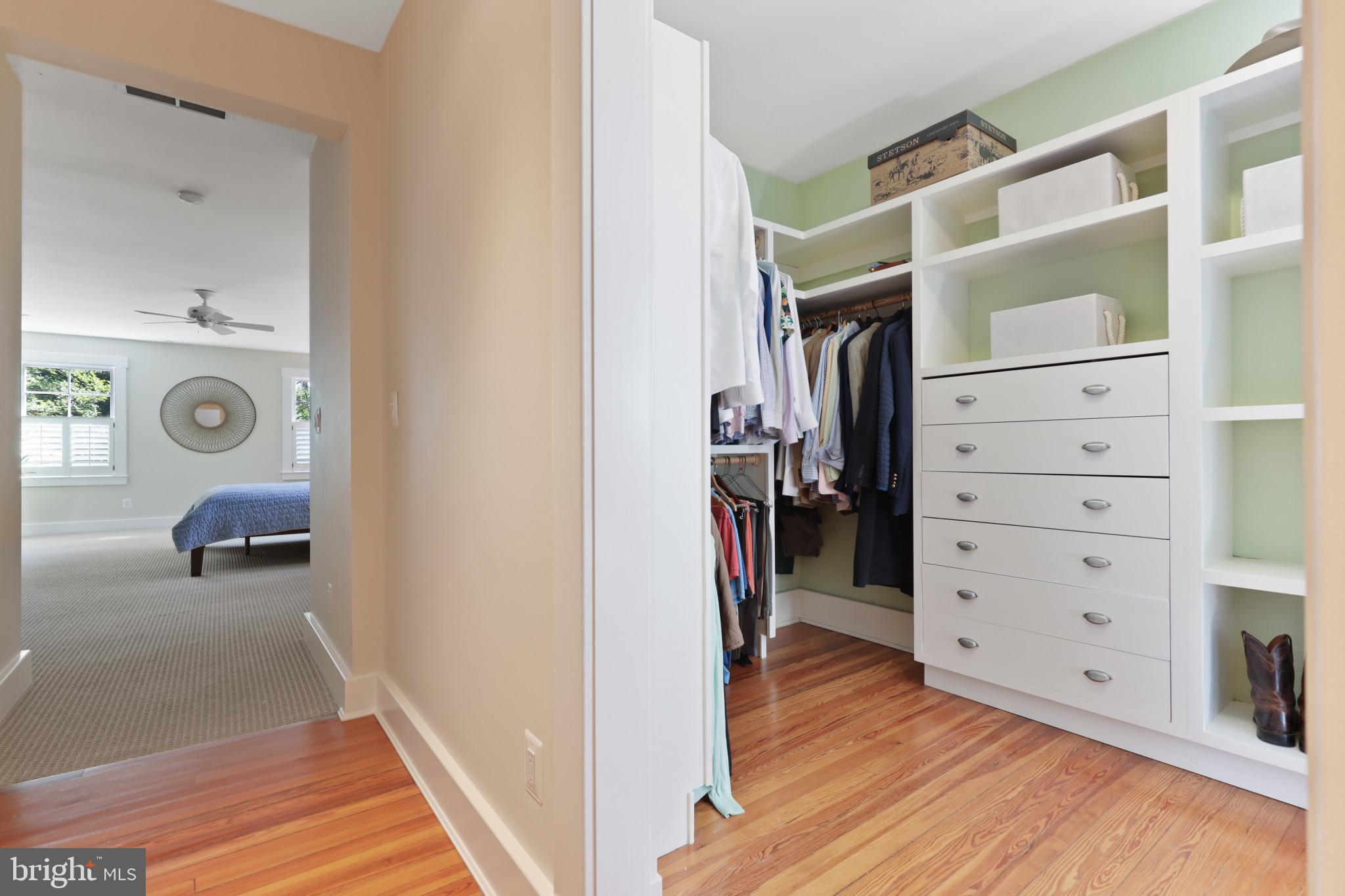 MURRAY HILL - Residential