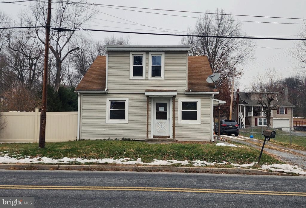 Photo of 925 Reinoehl Street, LEBANON, PA 17046 (MLS # PALN2024040)