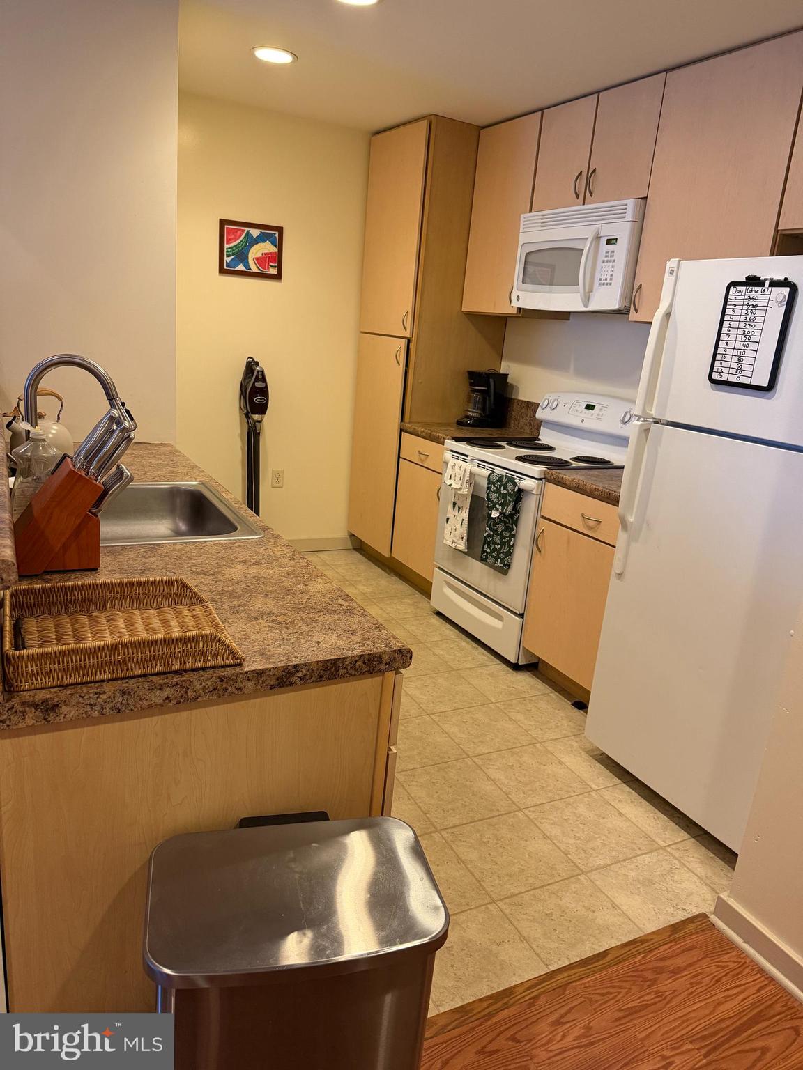 815 ARCH STREET 37 202