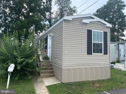 Mobile Home For Sale - 134 Lincoln Hwy Hwy #11<br/> FAIRLESS HILLS, PA 19030
