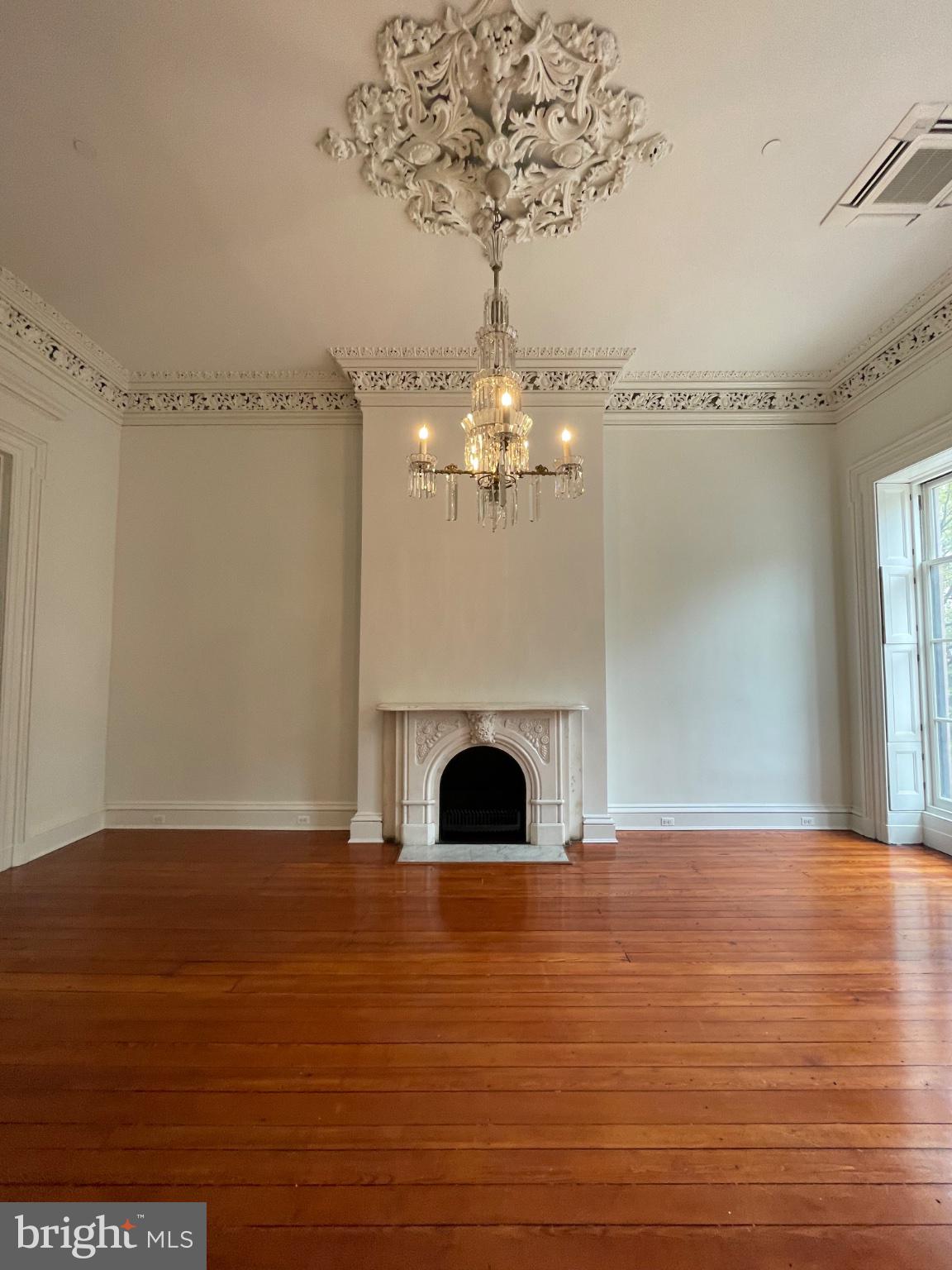 18 E MT VERNON PLACE 3