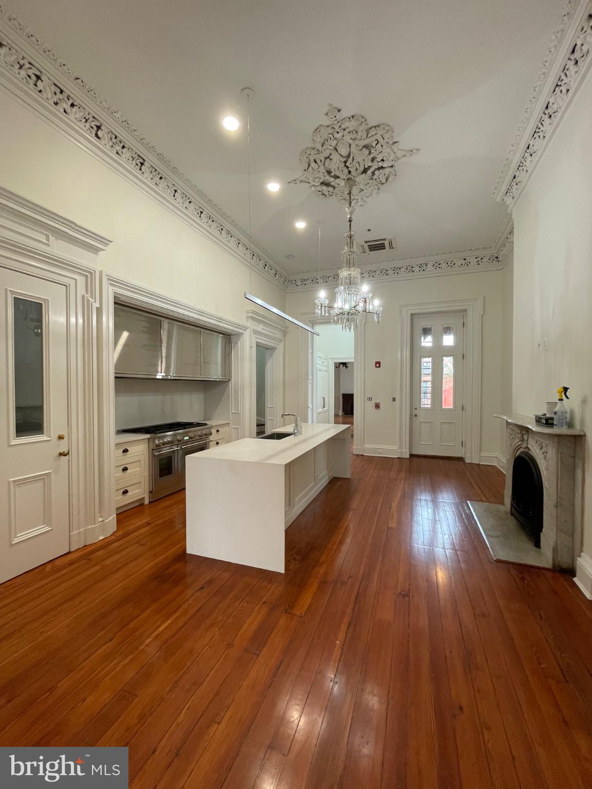 18 E MT VERNON PLACE 3