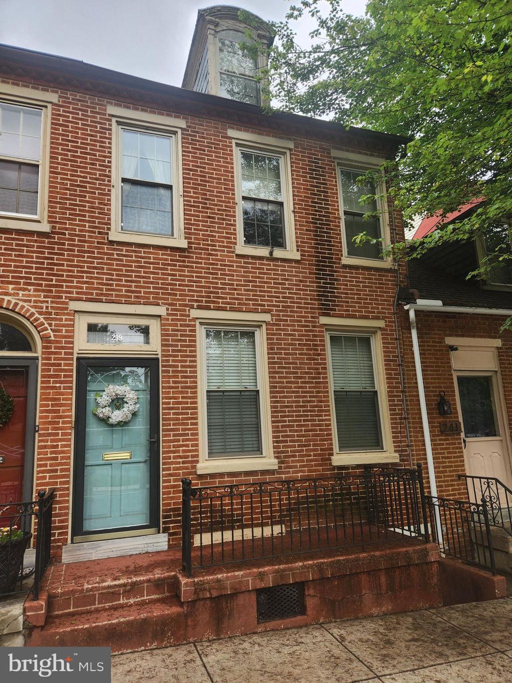 Photo of 239 E Chestnut Street, LANCASTER, PA 17602 (MLS # PALA2070160)