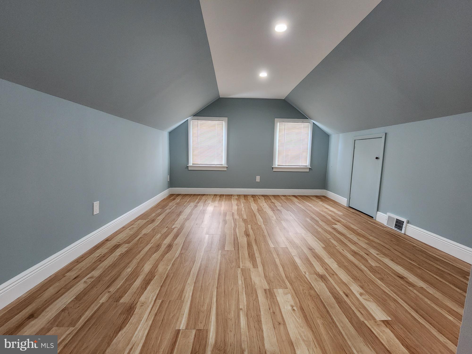 FOX CHASE - Residential