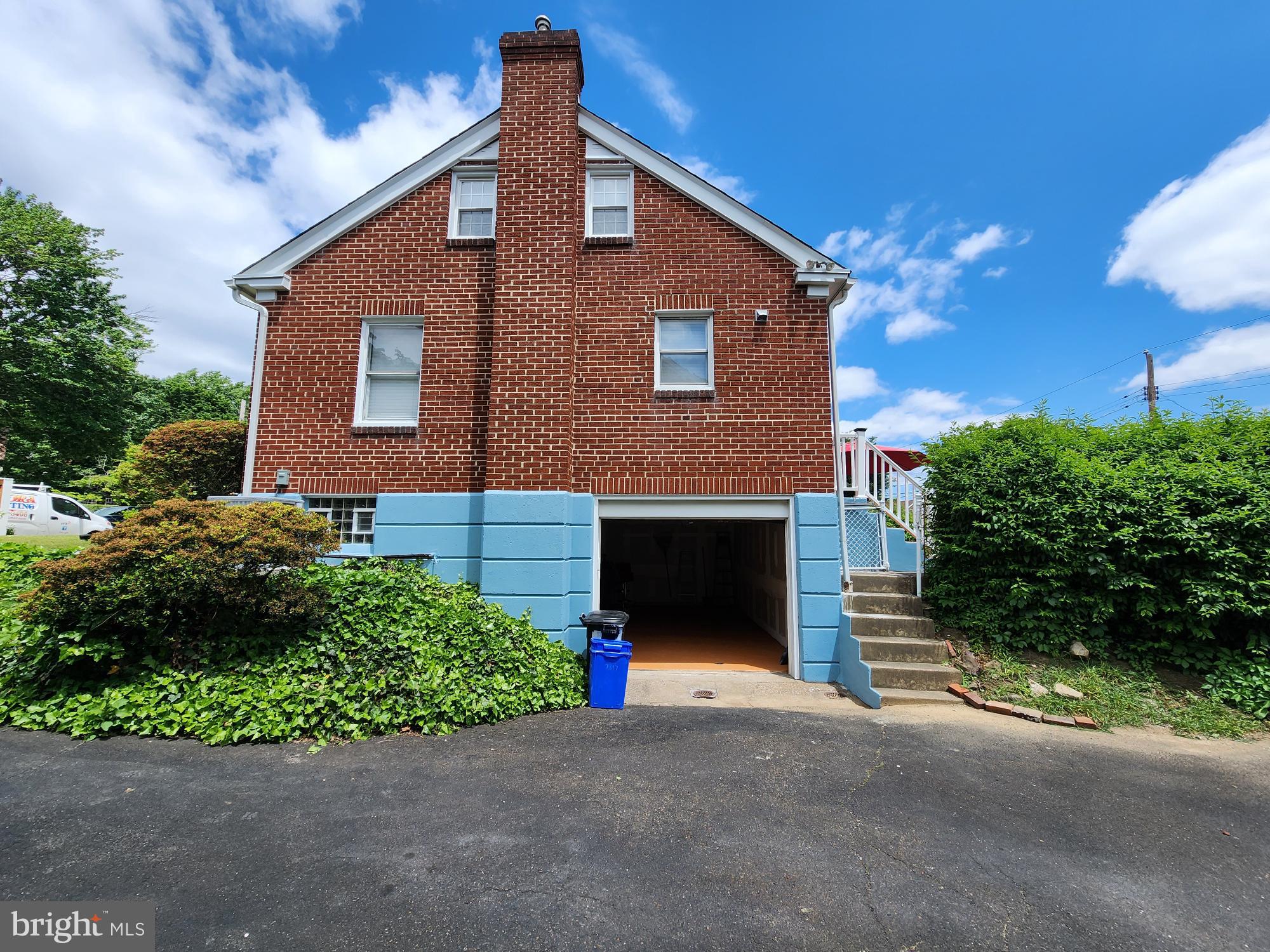 FOX CHASE - Residential