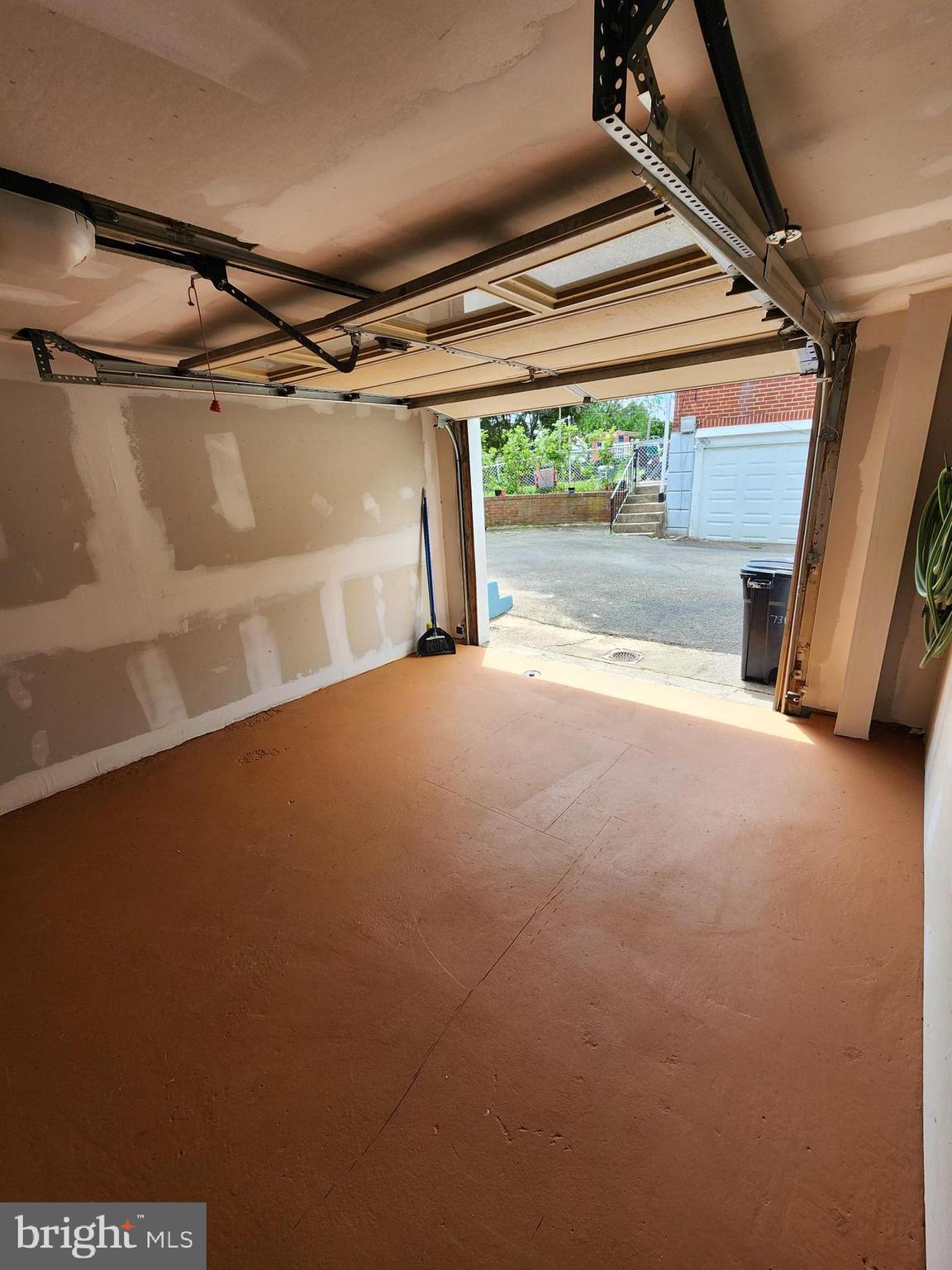 FOX CHASE - Residential