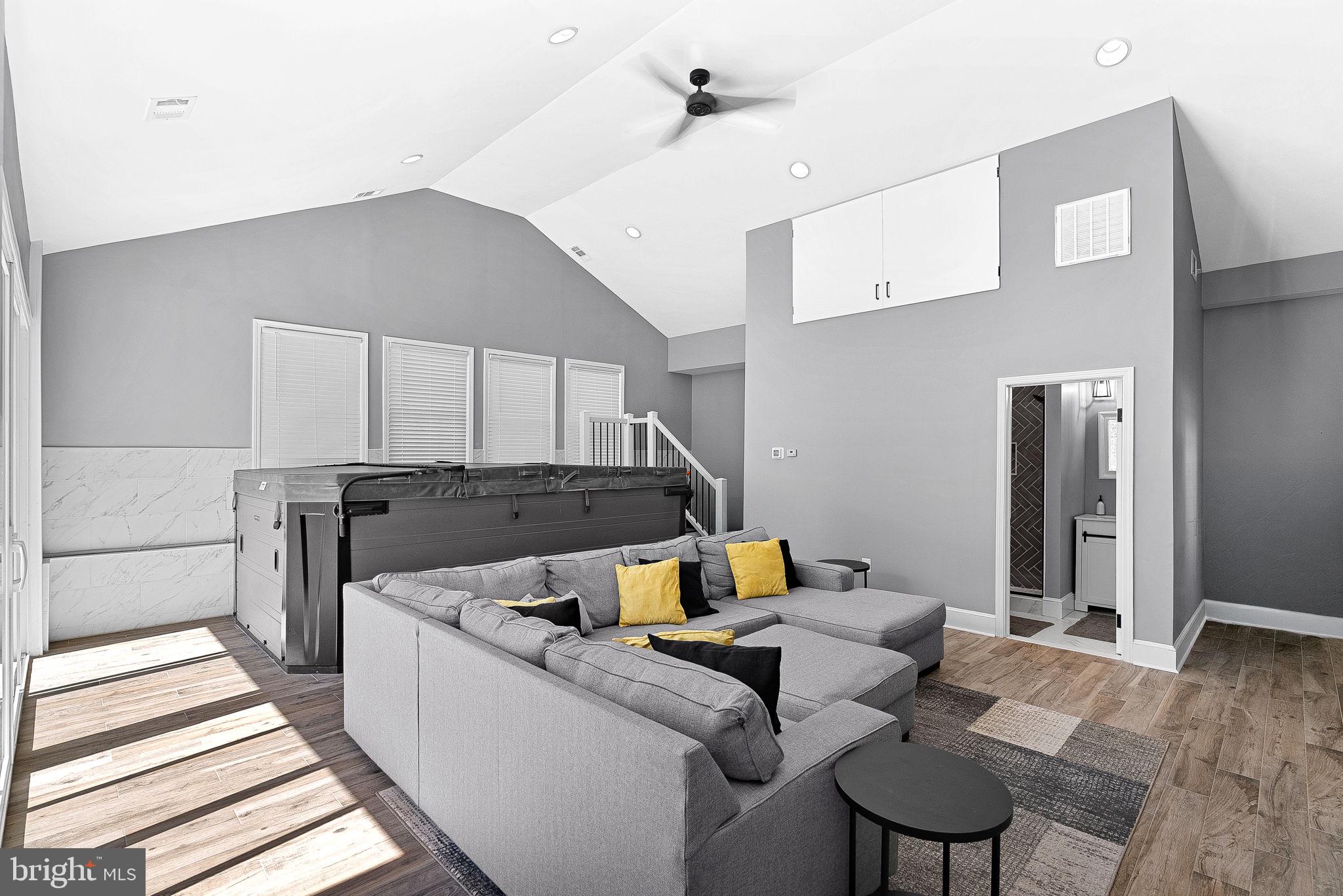 ASHBURN FARM - Residential
