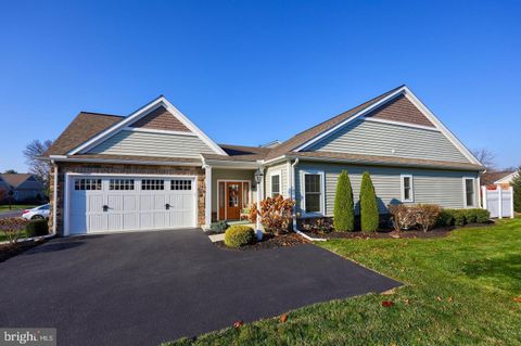 321 PIN OAK DRIVE LITITZ PA 17543