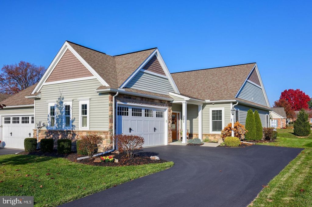 Photo of 321 Pin Oak Drive, LITITZ, PA 17543 (MLS # PALA2084486)