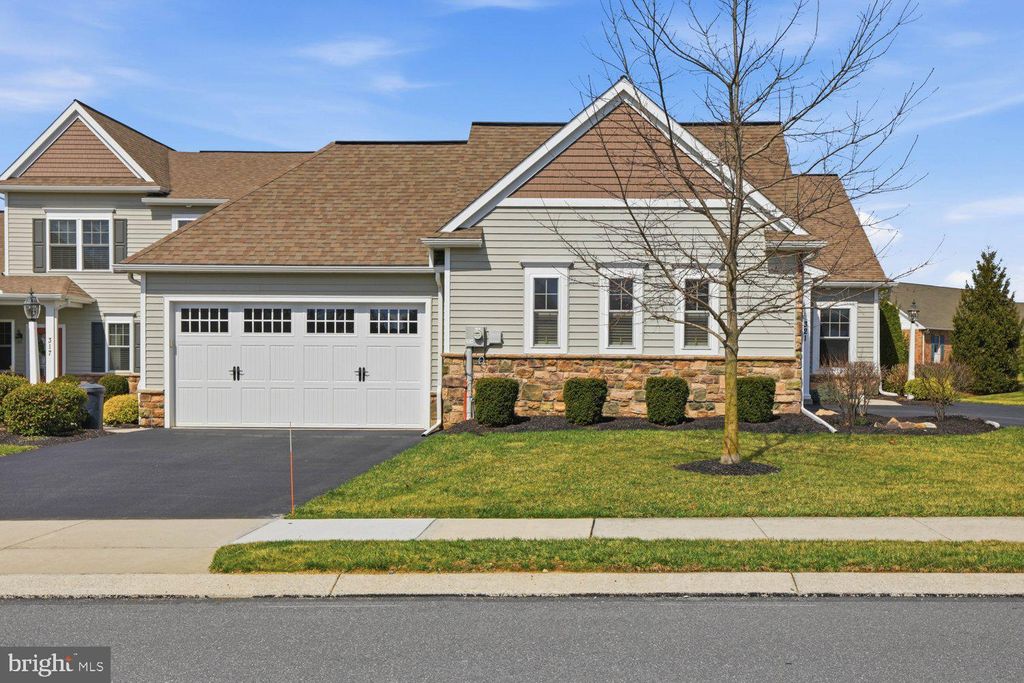 Photo of 321 Pin Oak Drive, LITITZ, PA 17543 (MLS # PALA2084486)