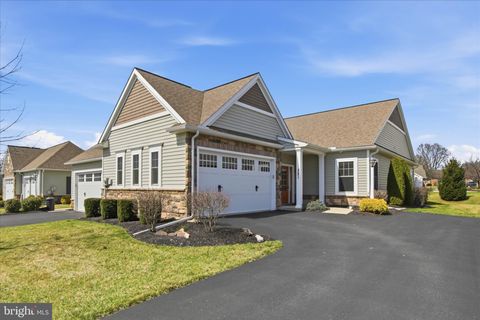 Townhouse For Sale - 321 Pin Oak Drive<br/> Lancaster County, LITITZ, PA 17543