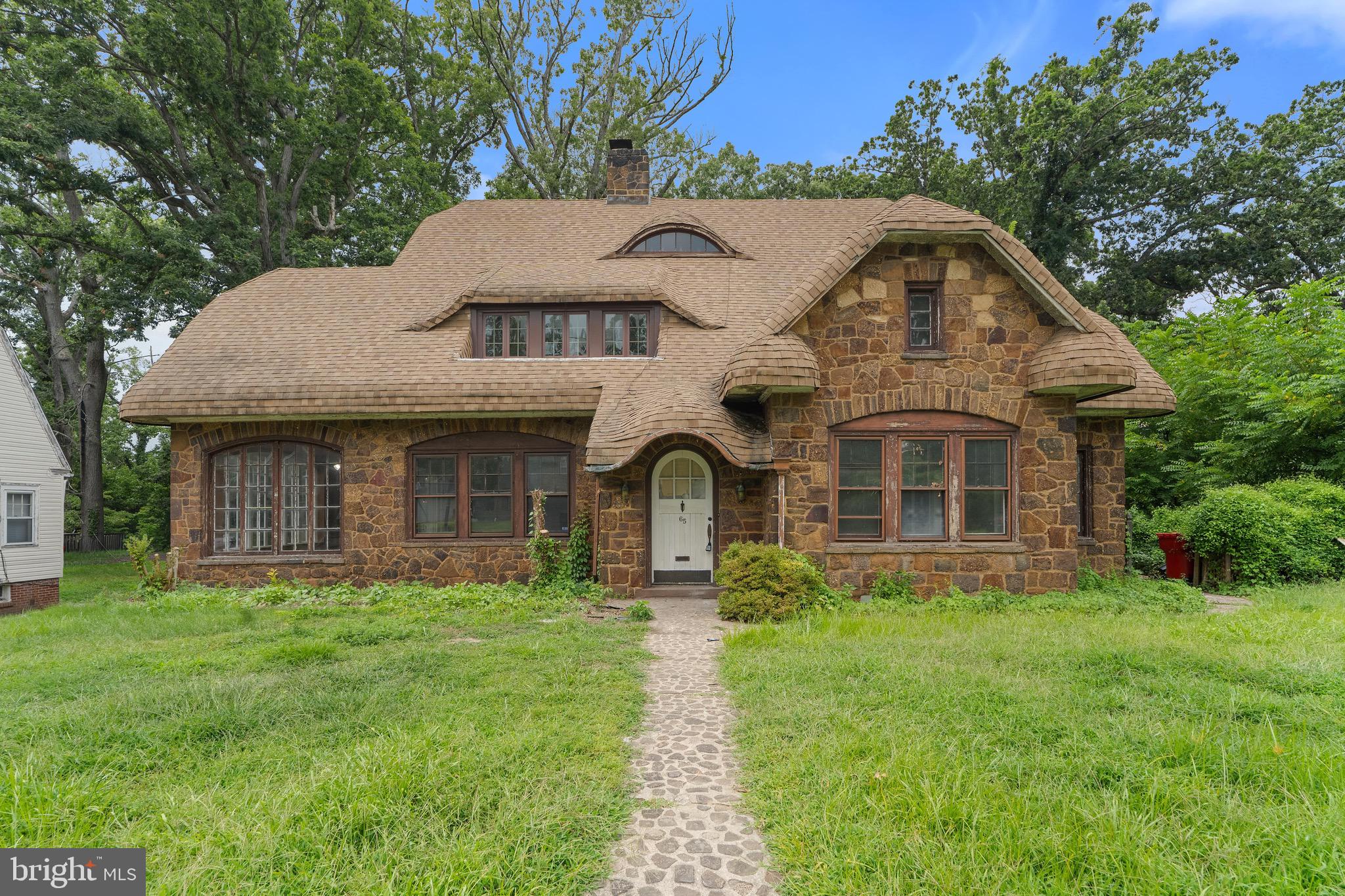 65 WOODLAND DRIVE