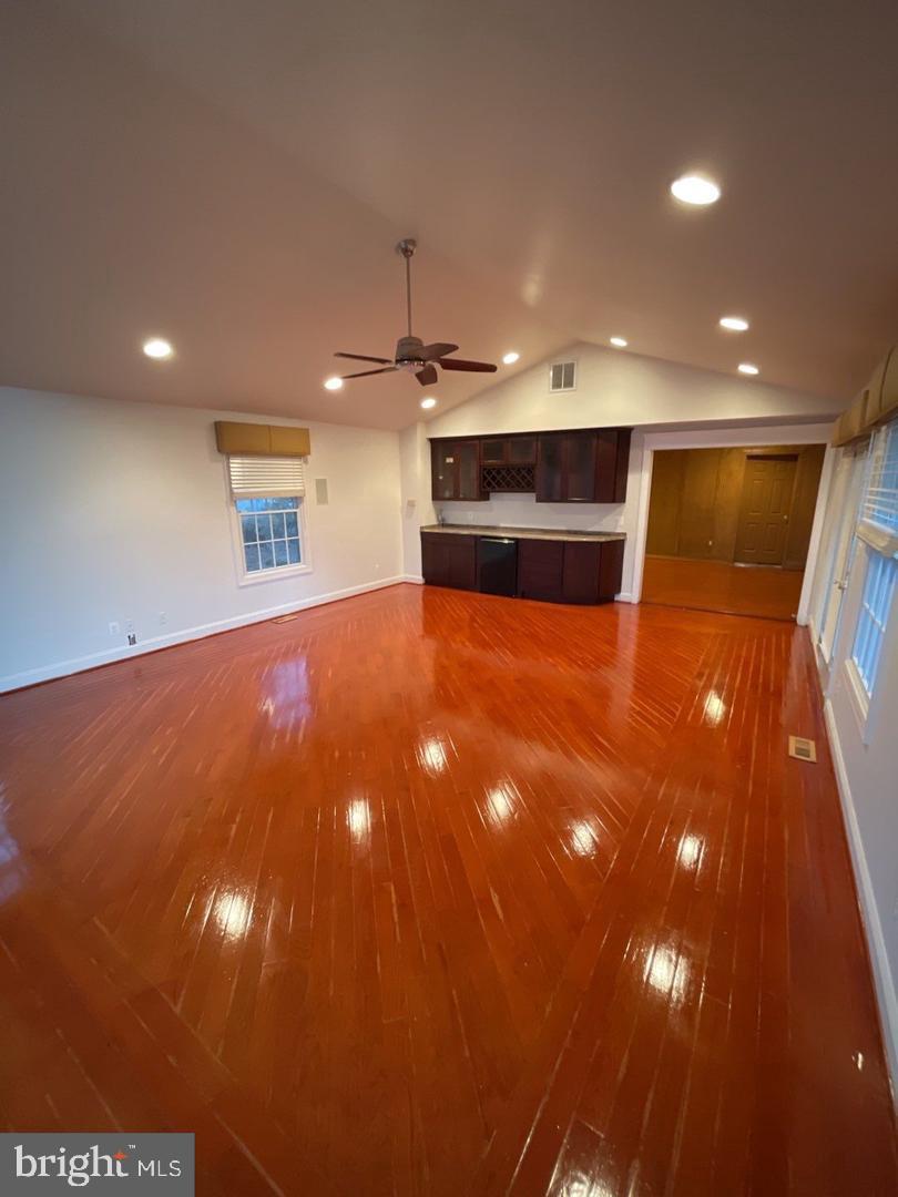 LAKE ARBOR - Residential