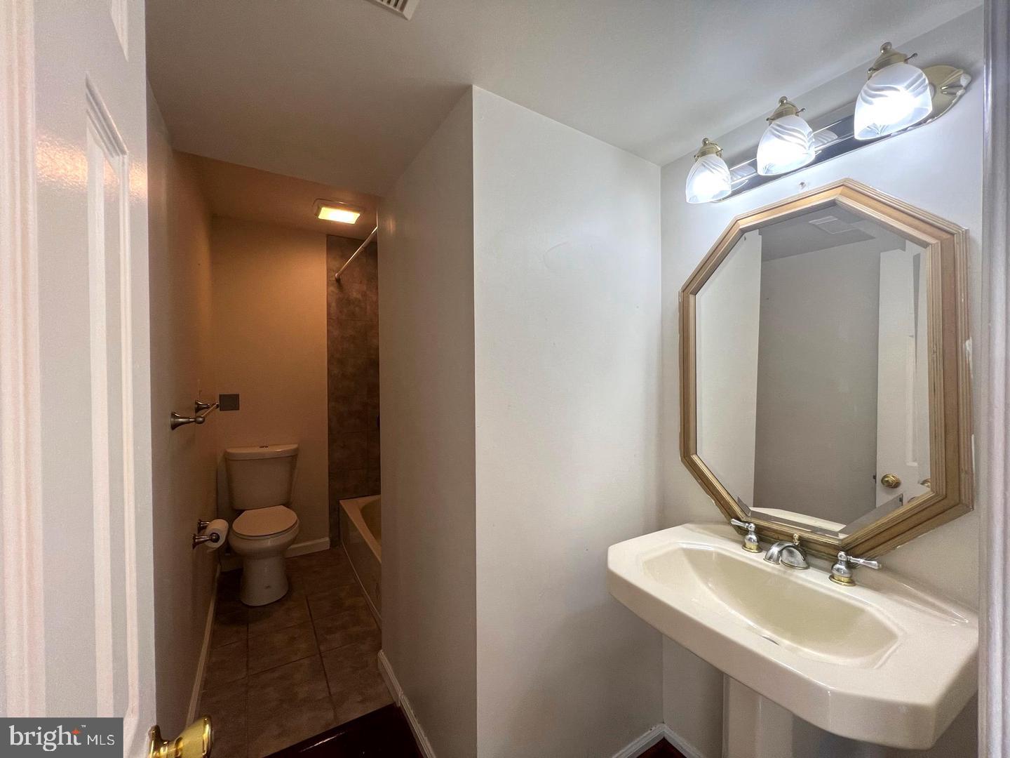 LAKE ARBOR - Residential