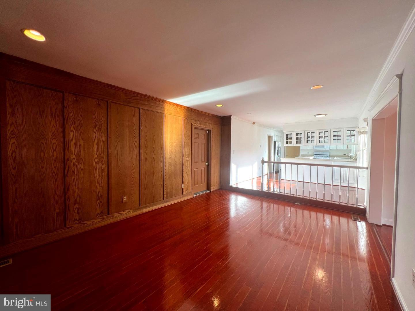 LAKE ARBOR - Residential