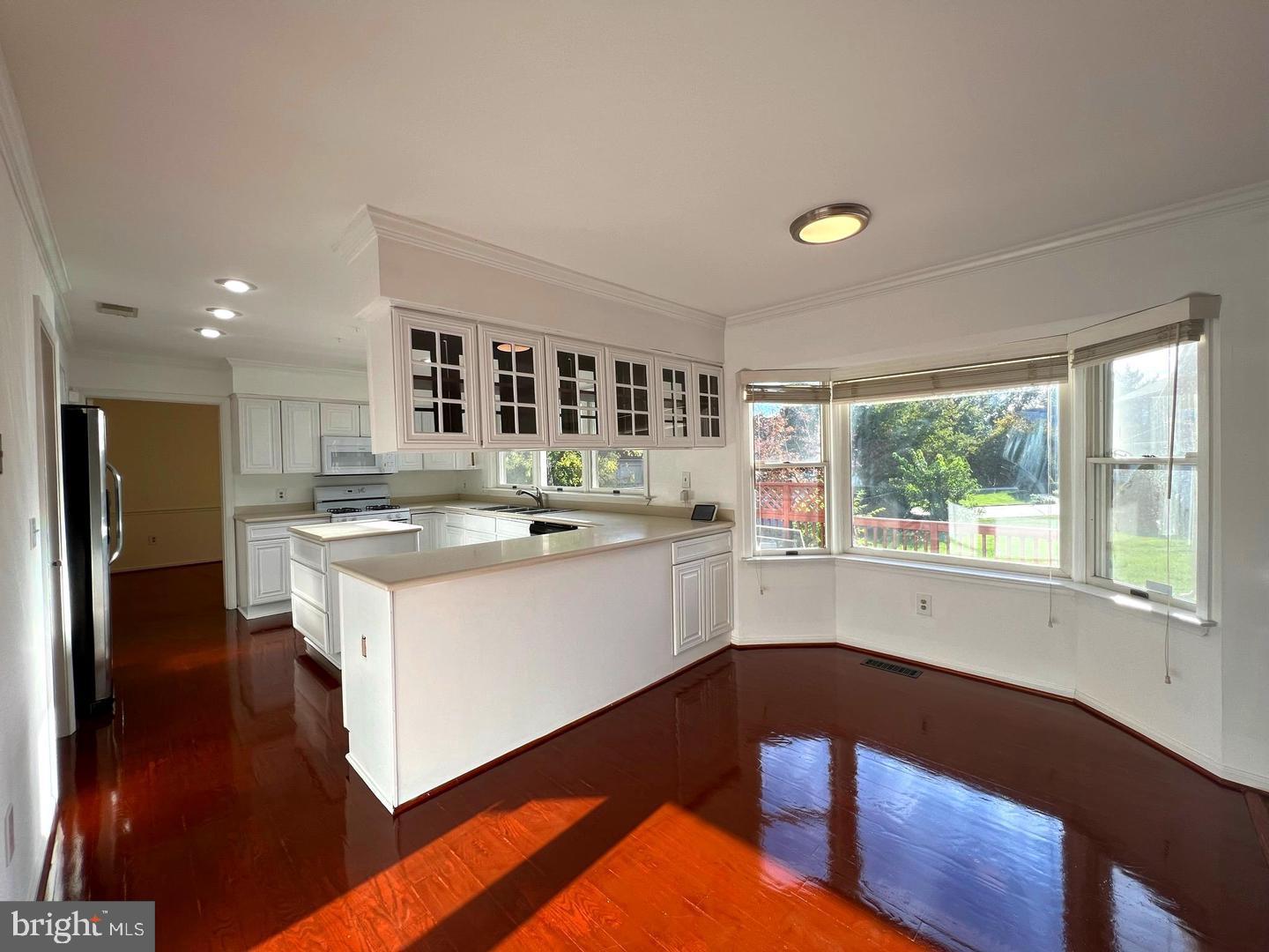 LAKE ARBOR - Residential