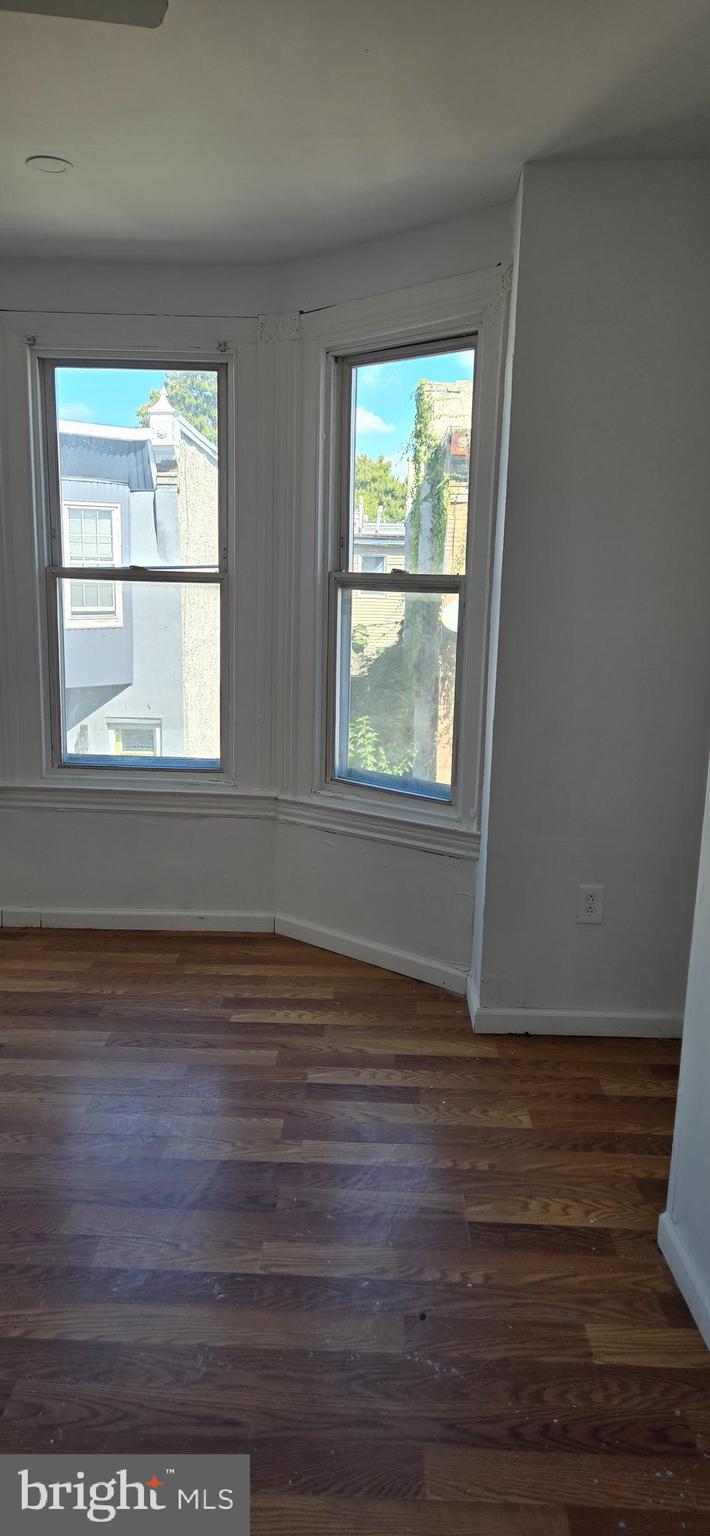 STRAWBERRY MANSION - Residential