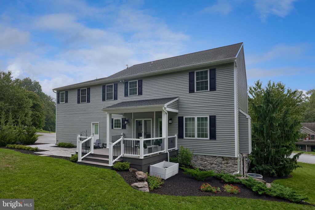 Photo of 111 Crimson Lane, ELIZABETHTOWN, PA 17022 (MLS # PALA2093440)