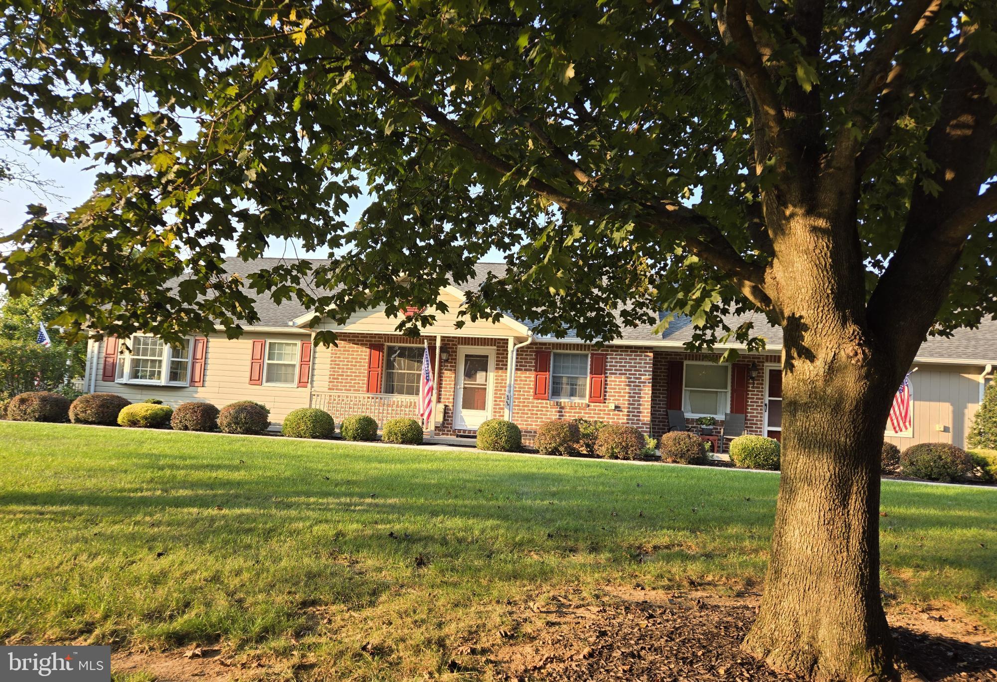 STRAWBERRY COURT - Residential