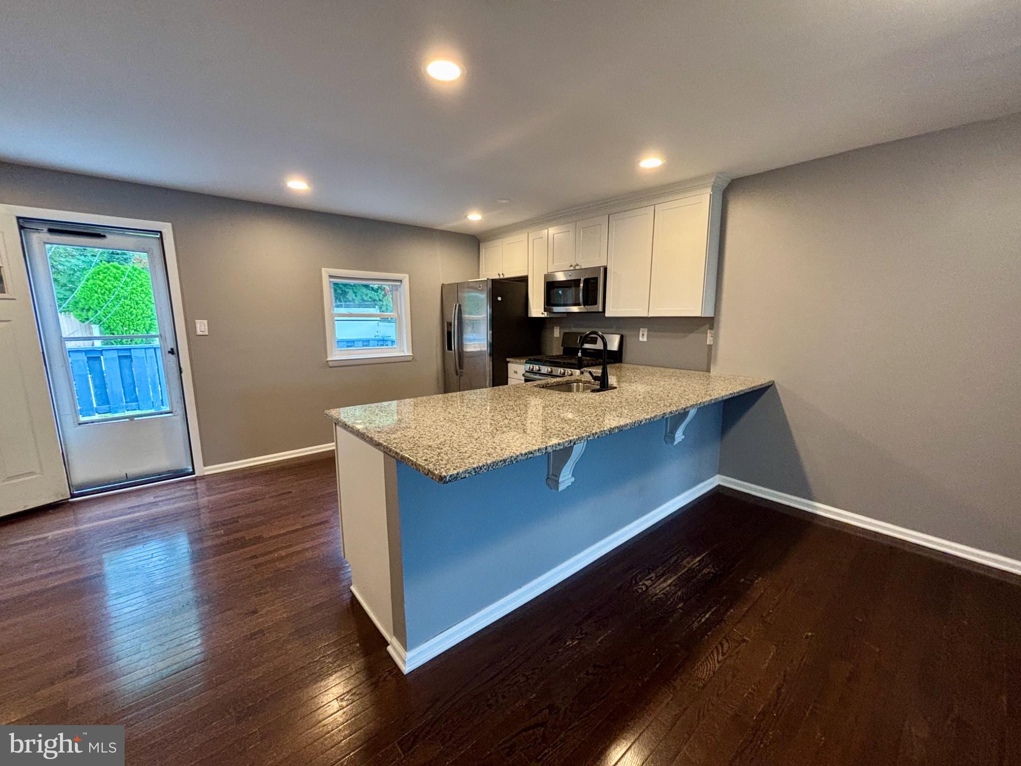 3657 N HEREFORD