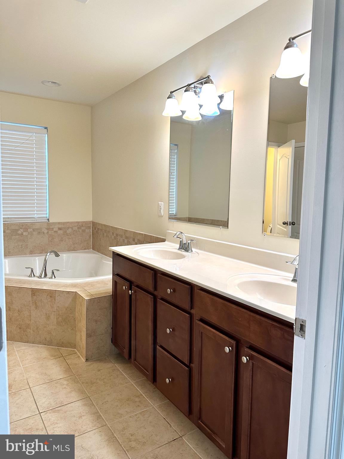 GATEWAY COMMONS - Residential