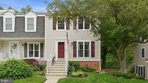 Photo of 2866 Burgundy Place, WOODBRIDGE, VA 22192 (MLS # VAPW2118278)