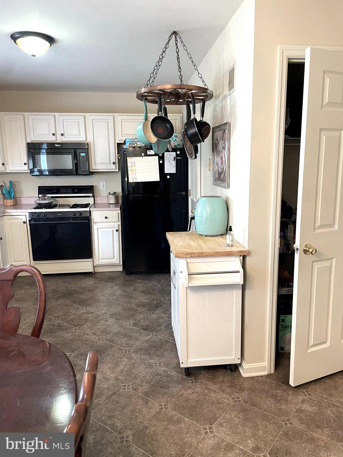 BATTENS CIRCLE - Residential