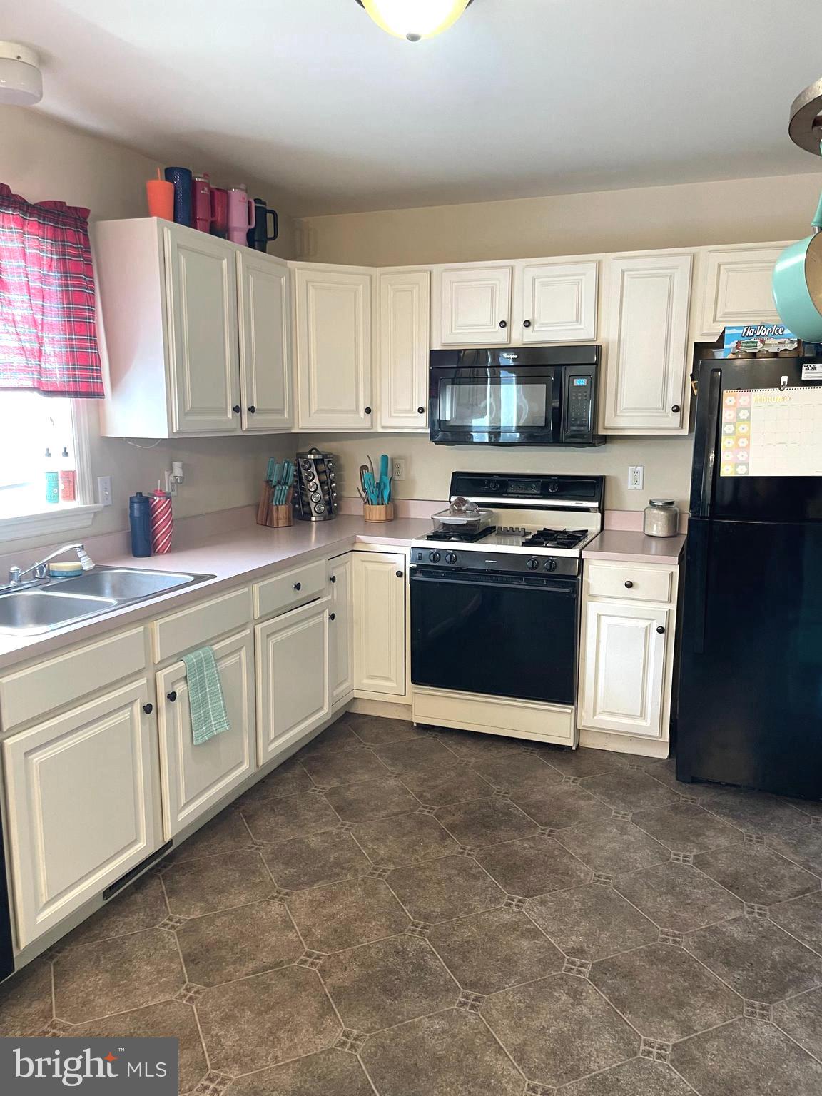 BATTENS CIRCLE - Residential