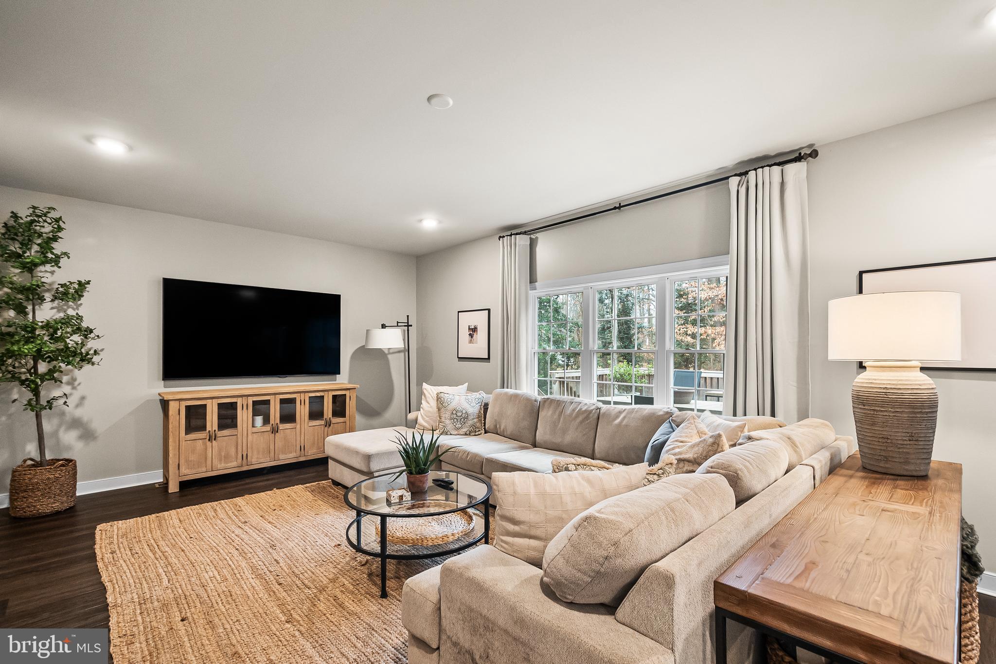 GUNSTON MANOR - Residential