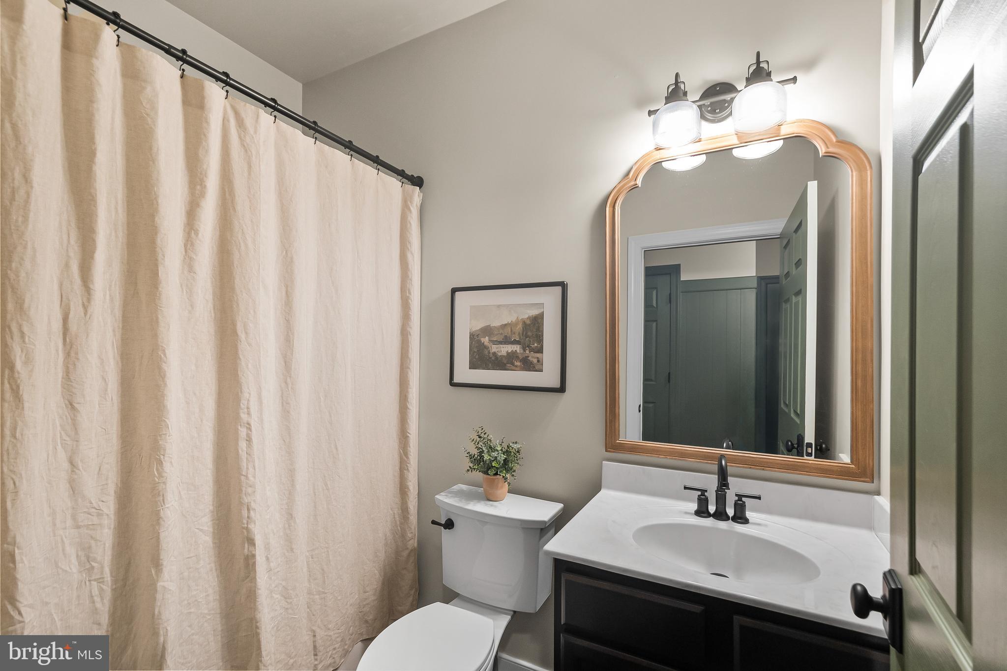 GUNSTON MANOR - Residential