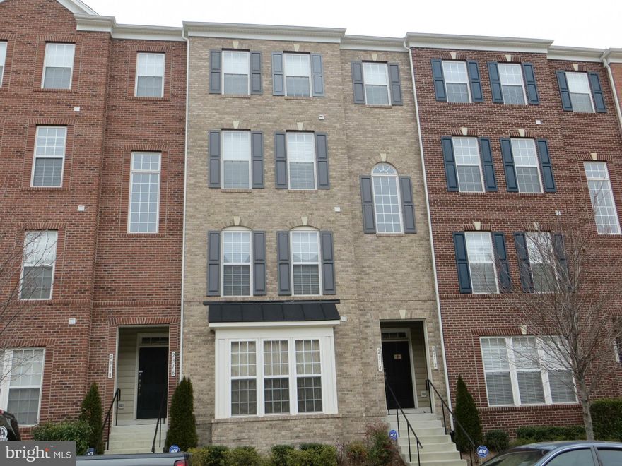 This 2Br/2Ba town home gives you all the luxurious amenities of Potomac Club inc. indoor/outdoor pools, fitness club.  Nearly 1700 sq. ft. of living space with huge walk-in closets and a state of the art kitchen inc. granite and stainless steel appliances.  Your very own garage and parking.  Quick 3 min. walk to Stonebridge at Potomac Center to enjoy all the high end restaurants & retail shopping.