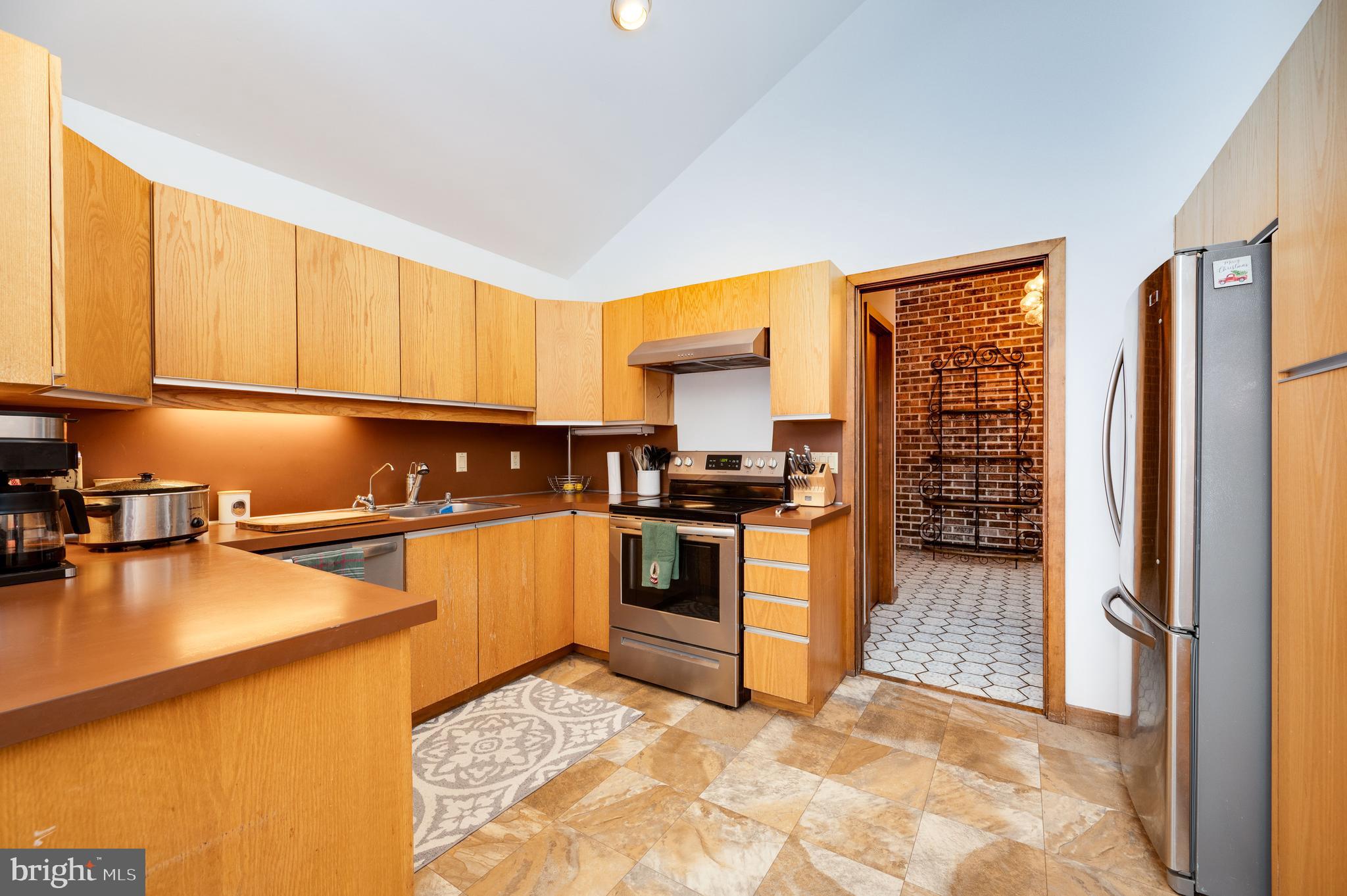 FLYING HILLS - Residential