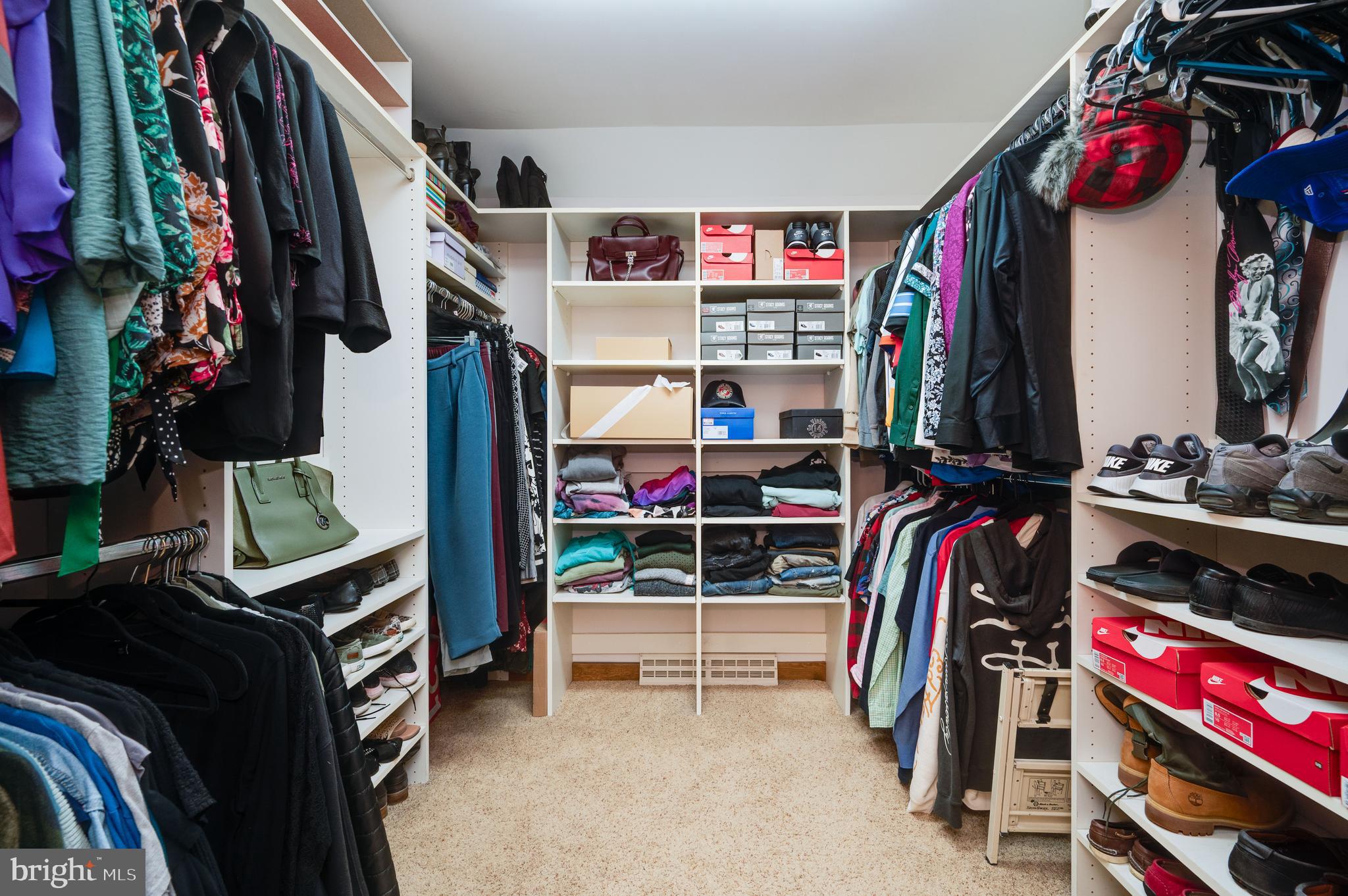 FLYING HILLS - Residential