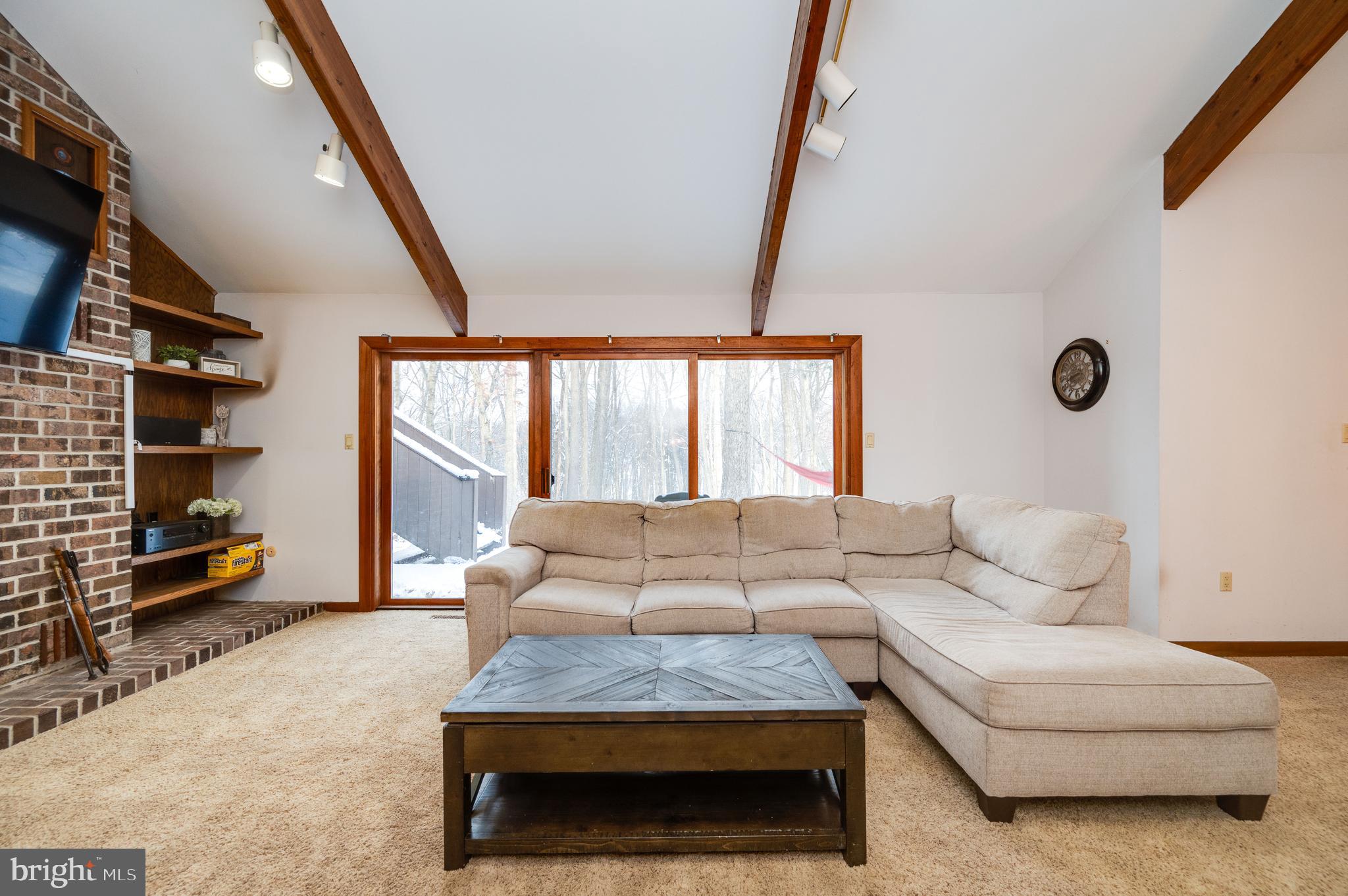 FLYING HILLS - Residential